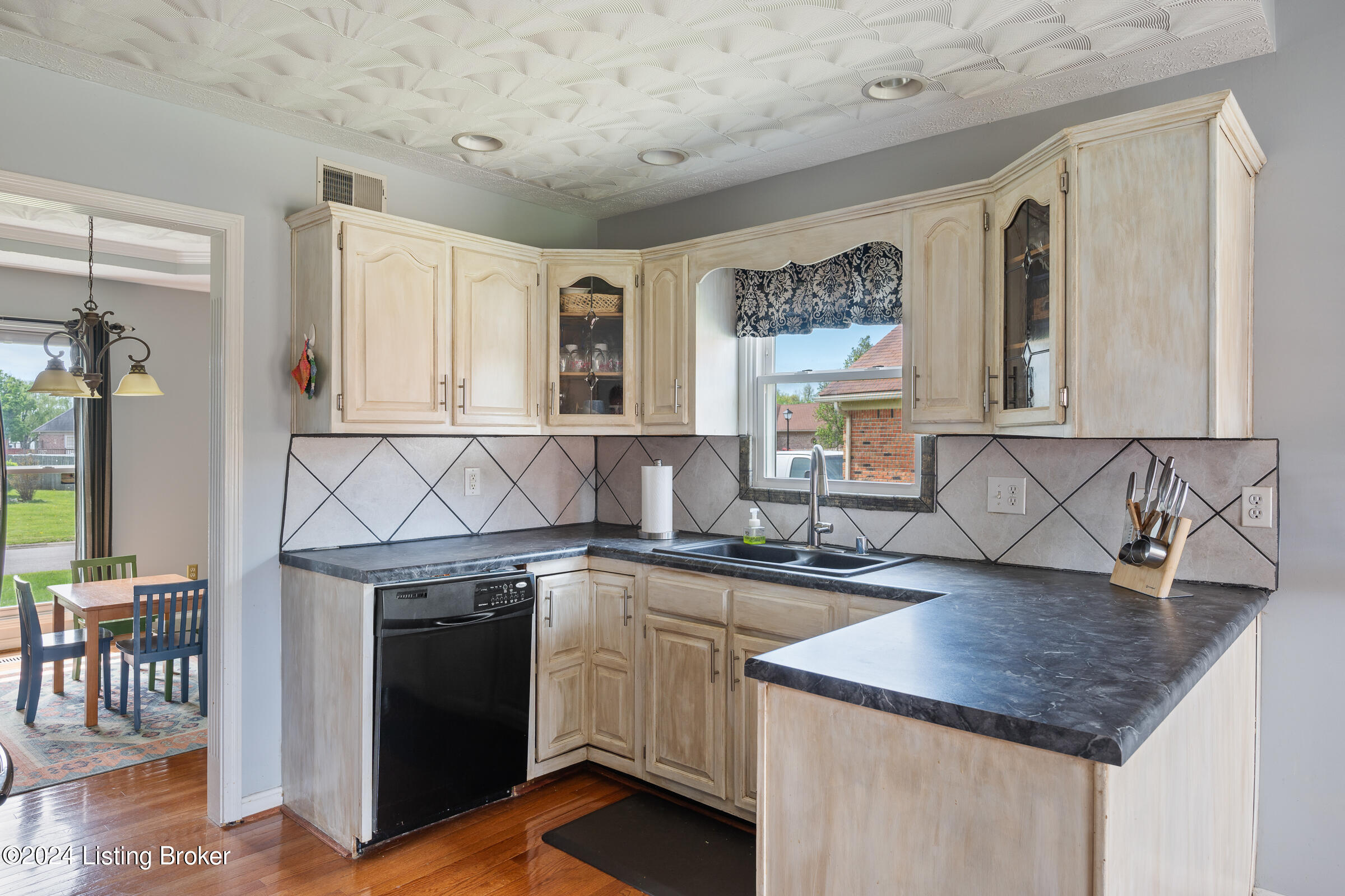 409 Olde Colony Cove
