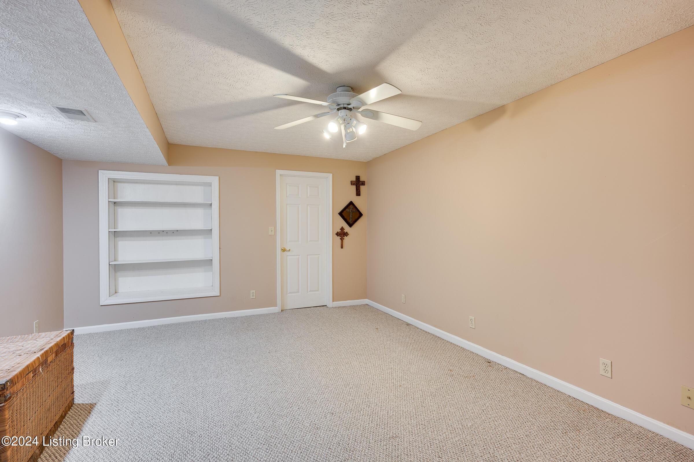 409 Olde Colony Cove