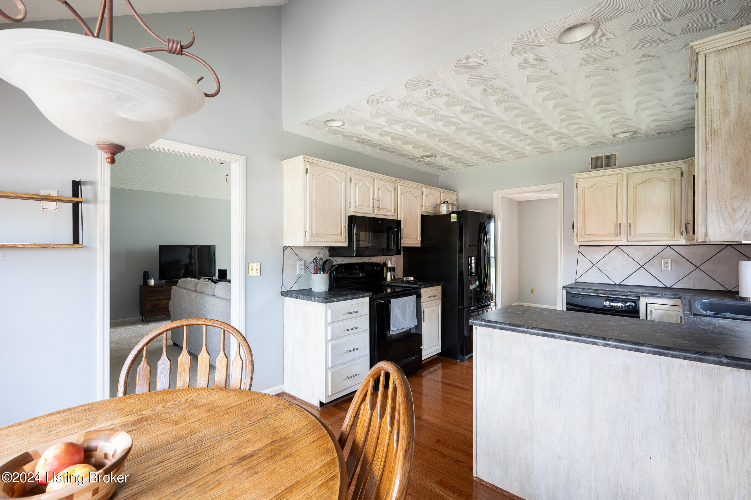 409 Olde Colony Cove