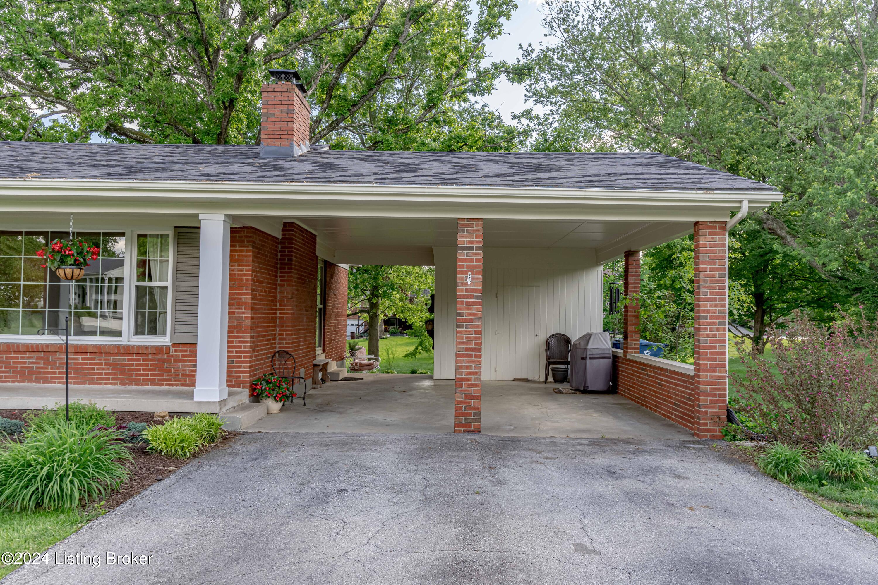 20 Sequoyah Dr