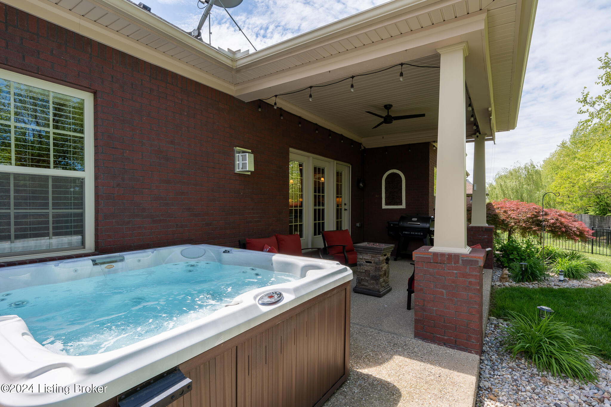 5312 Rock Ridge Dr
