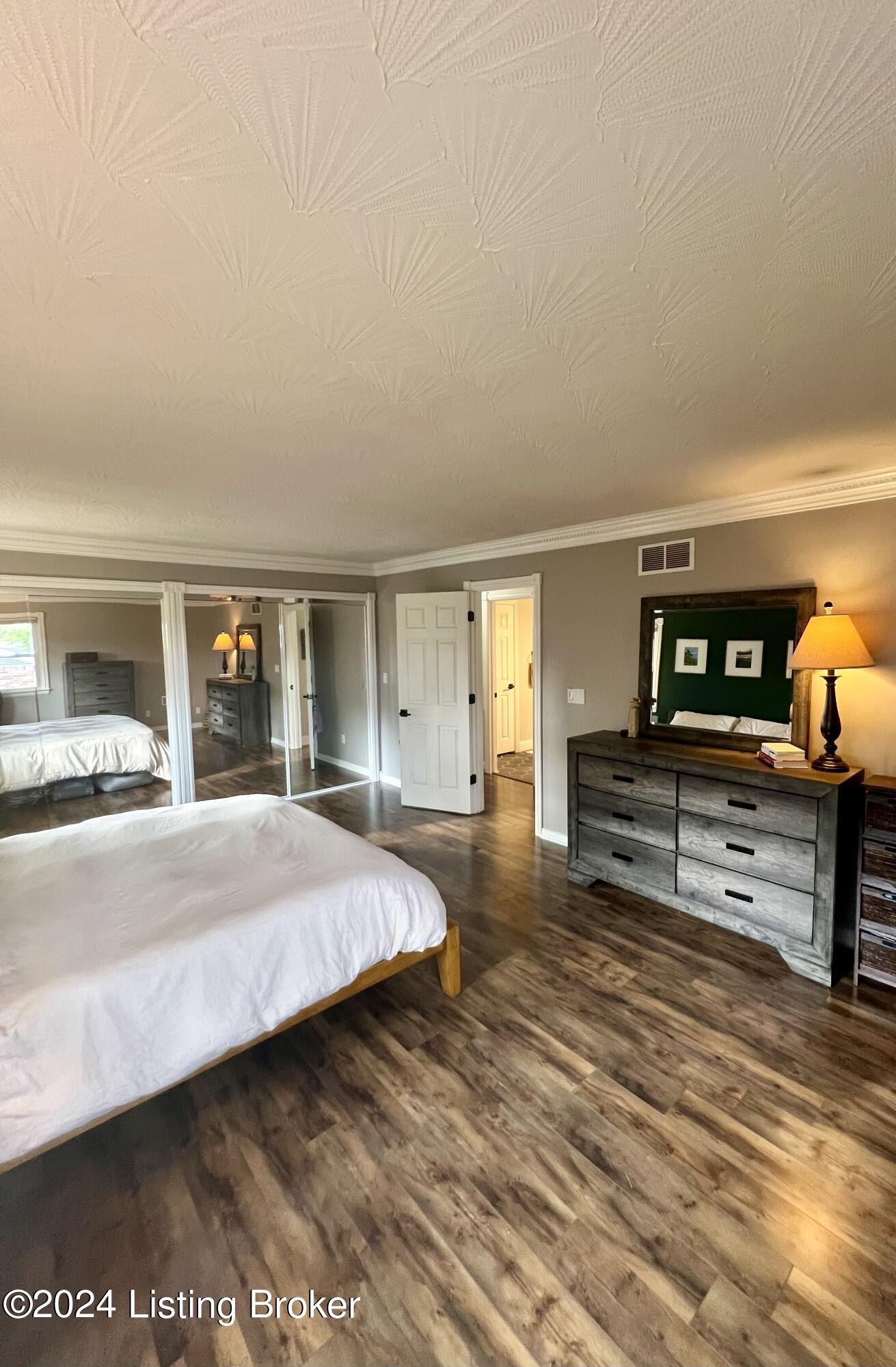 3109 Carriage Hill Dr