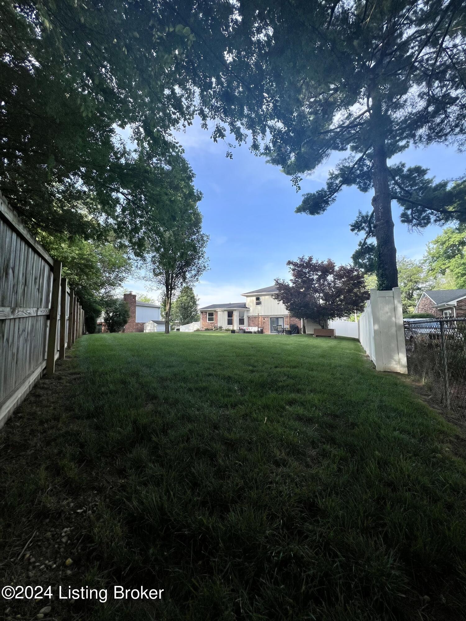 3109 Carriage Hill Dr