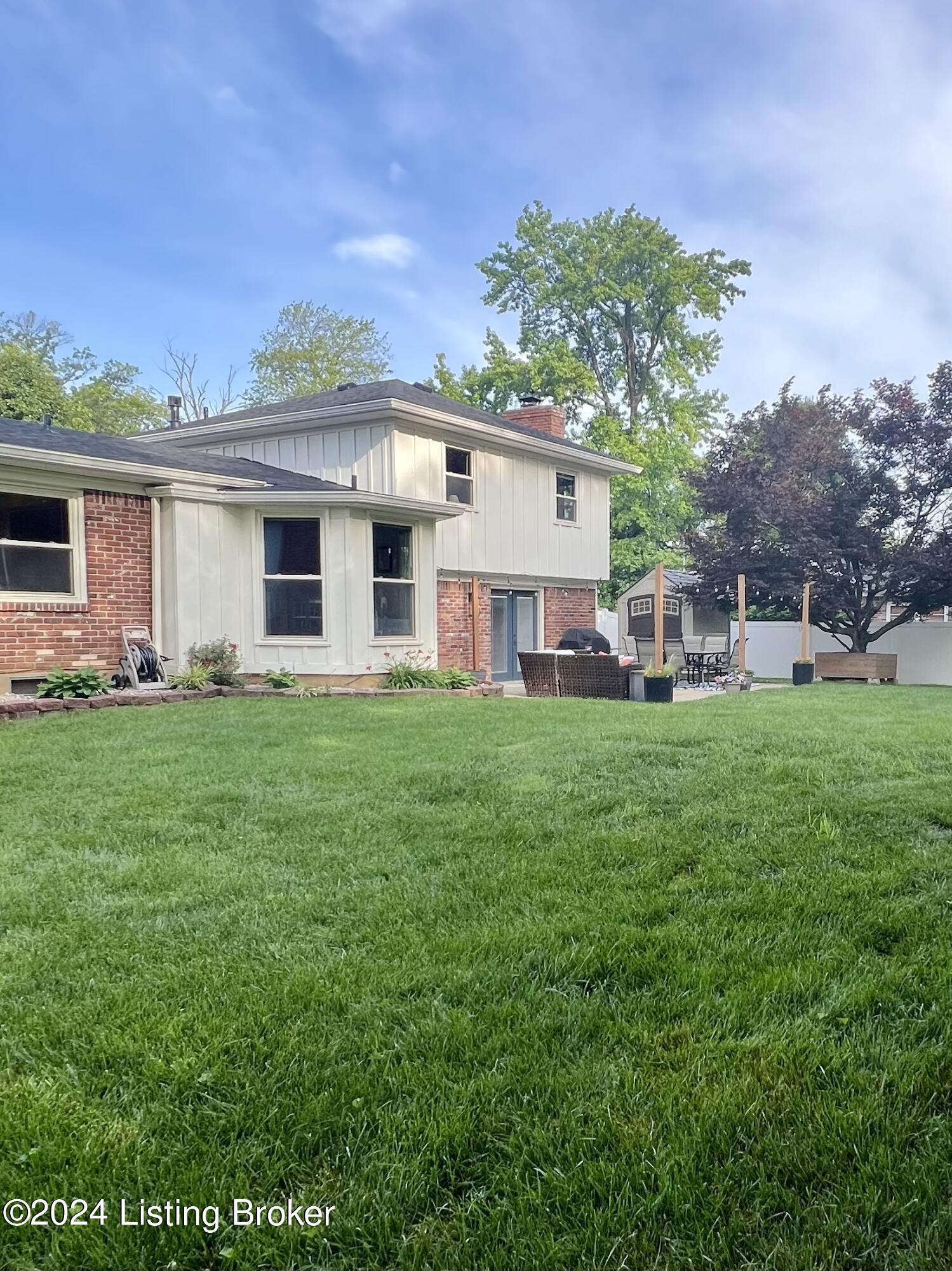 3109 Carriage Hill Dr