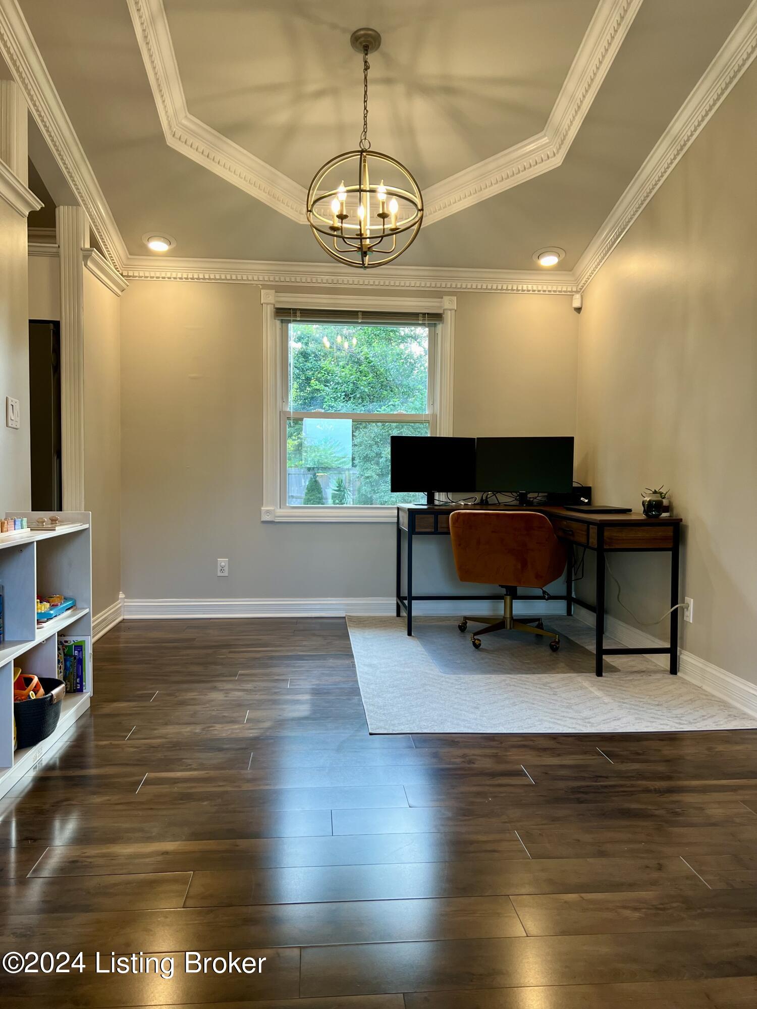 3109 Carriage Hill Dr