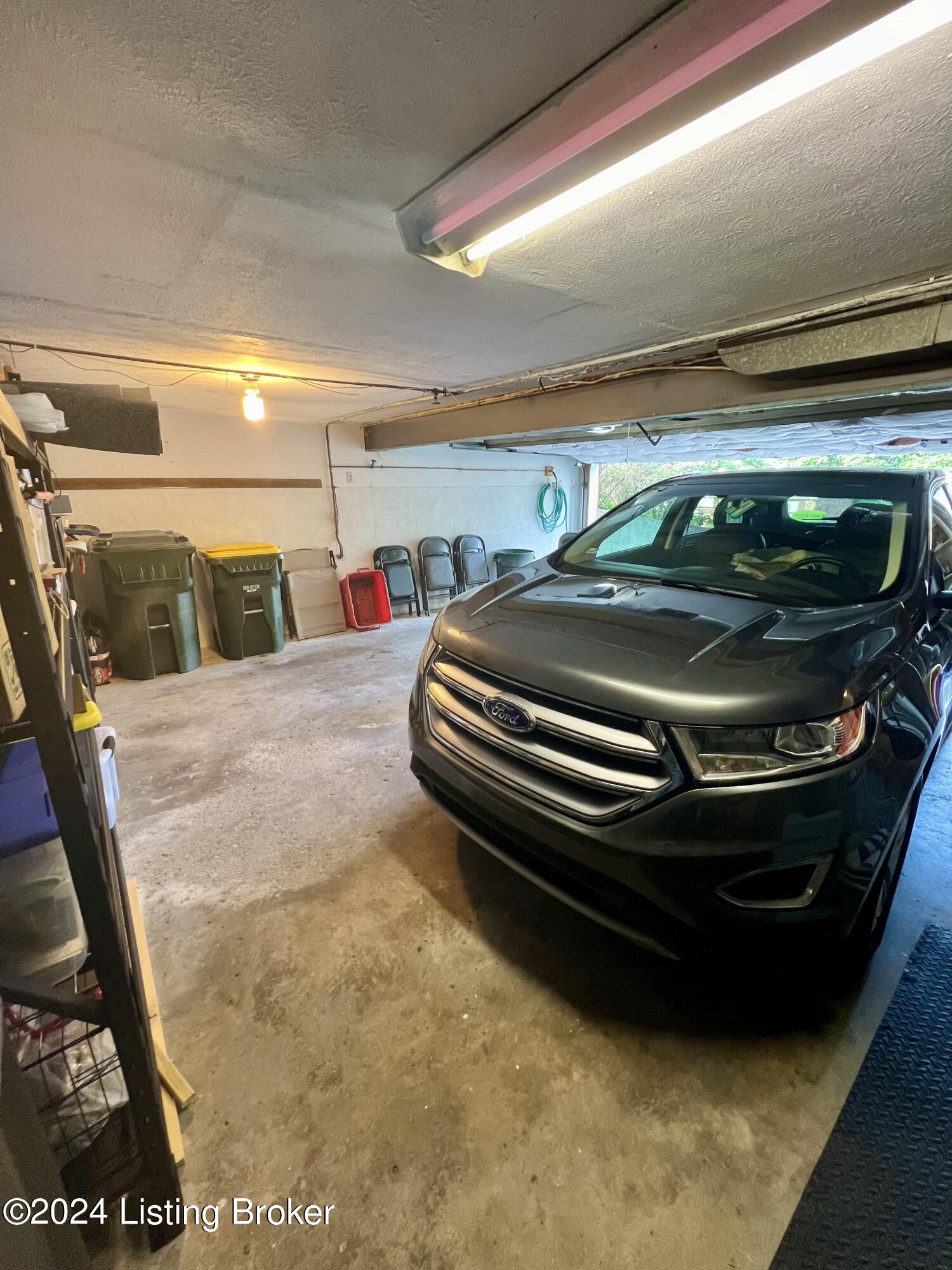 3109 Carriage Hill Dr