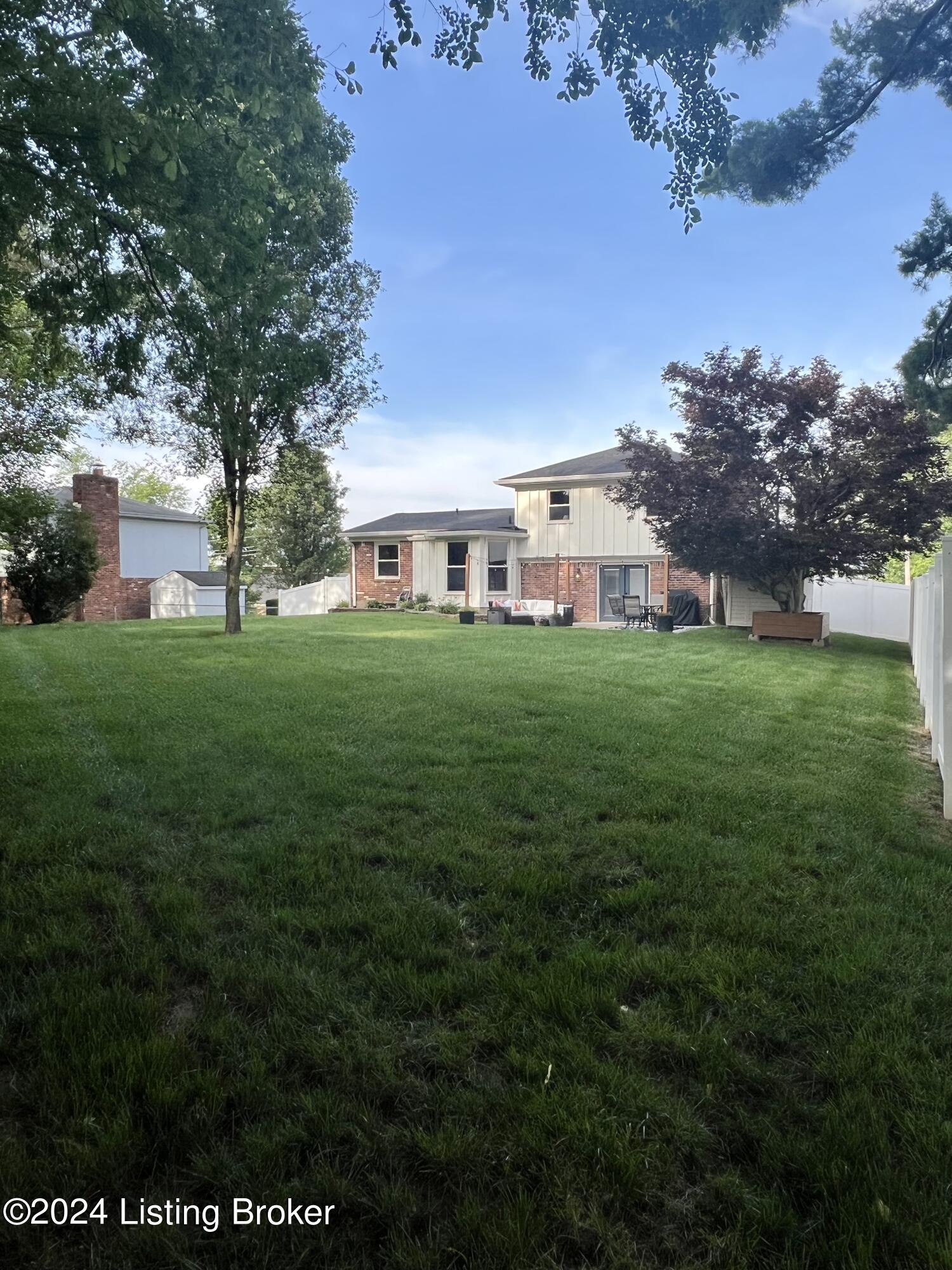 3109 Carriage Hill Dr