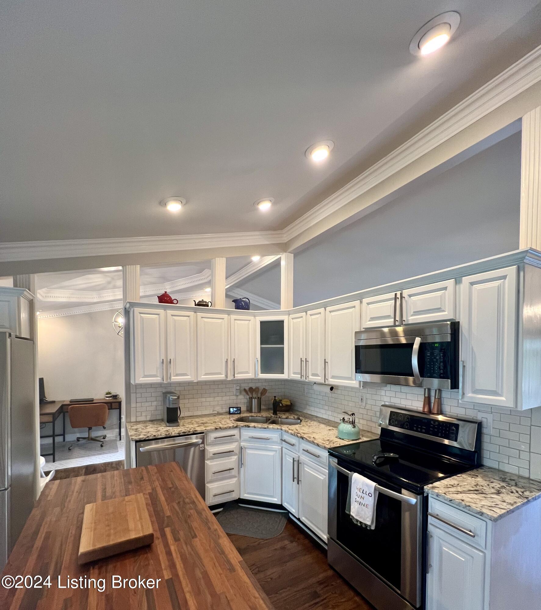 3109 Carriage Hill Dr