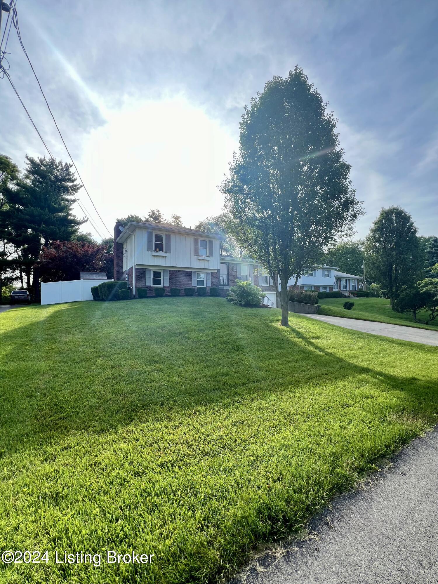 3109 Carriage Hill Dr