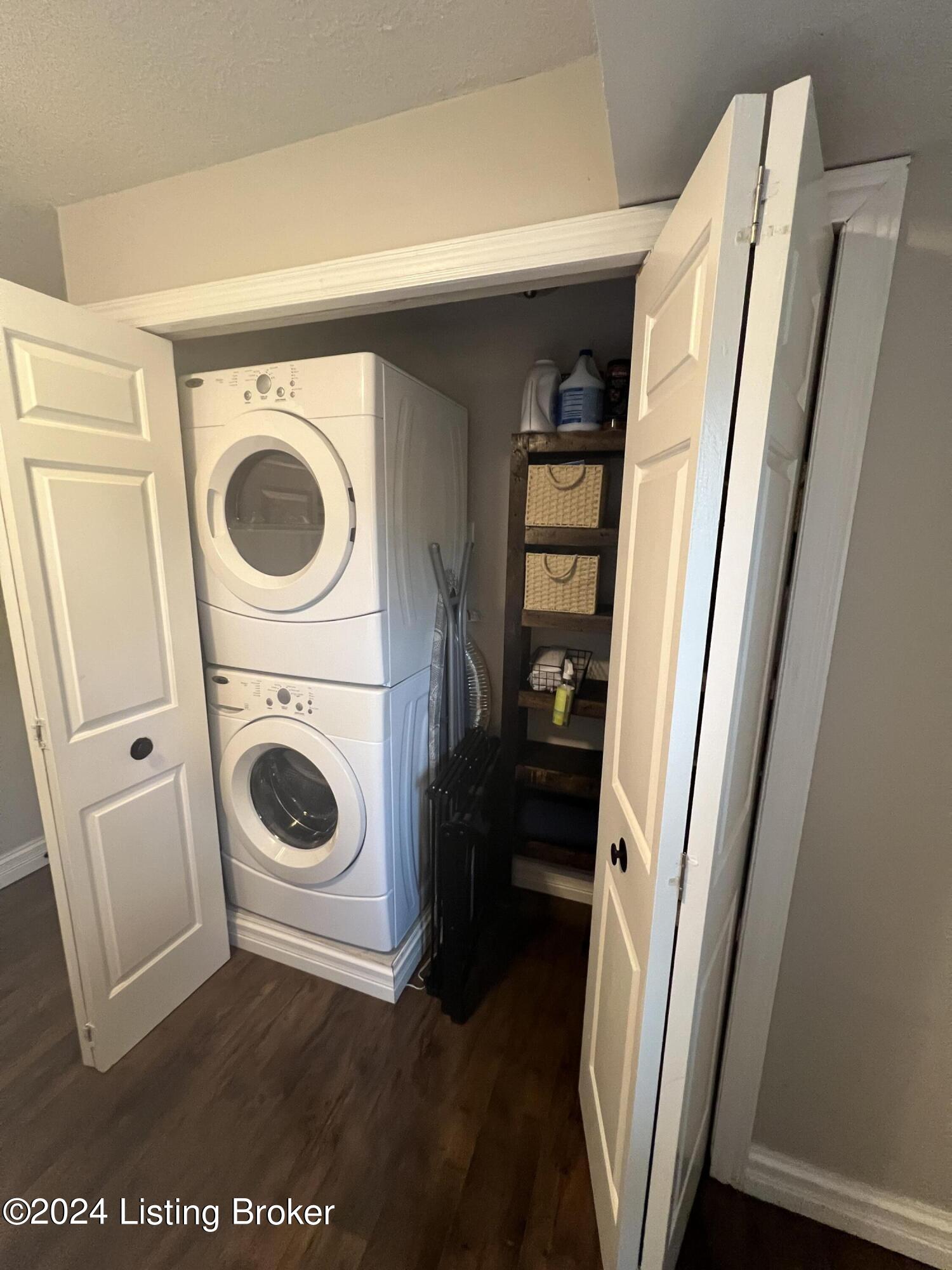 3109 Carriage Hill Dr