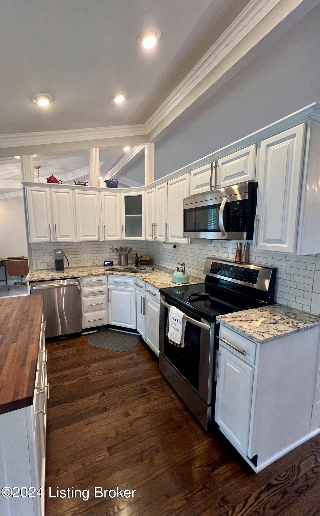 3109 Carriage Hill Dr