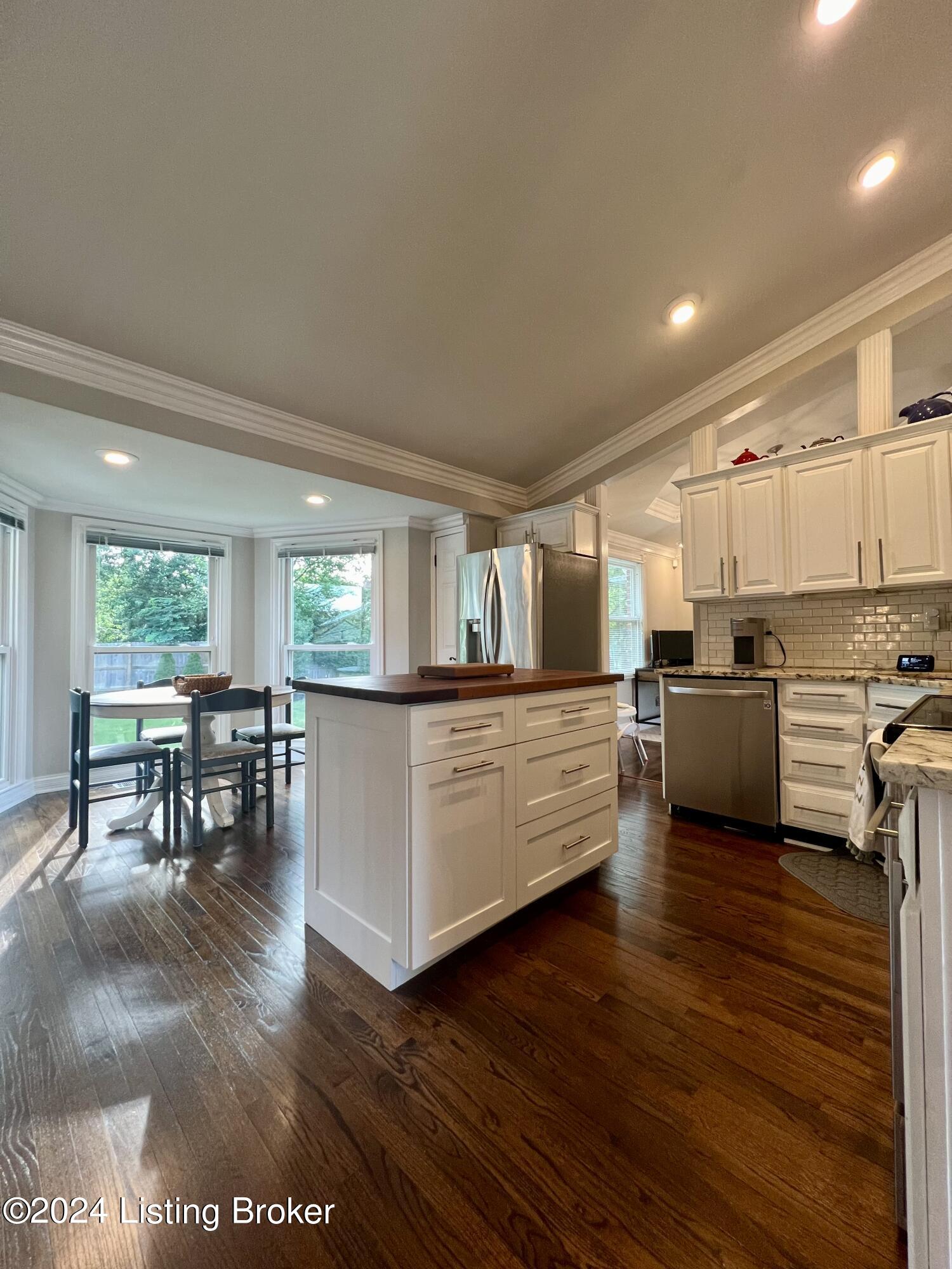 3109 Carriage Hill Dr