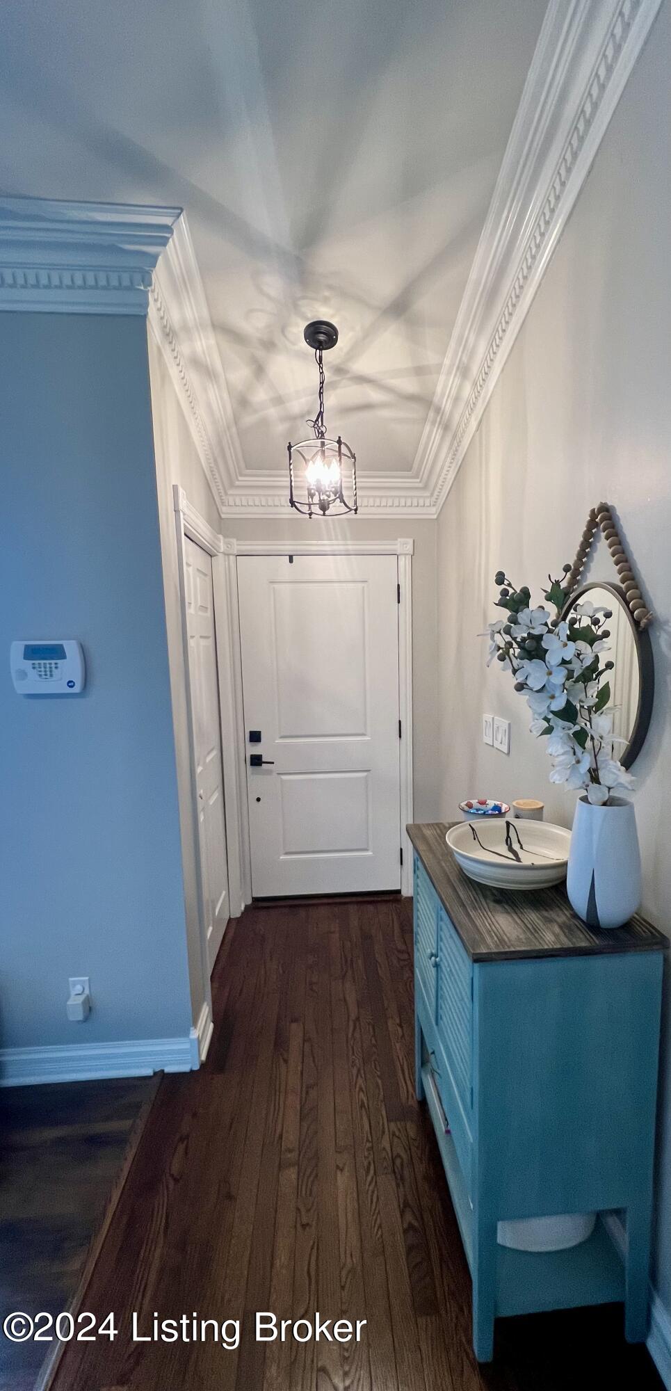 3109 Carriage Hill Dr