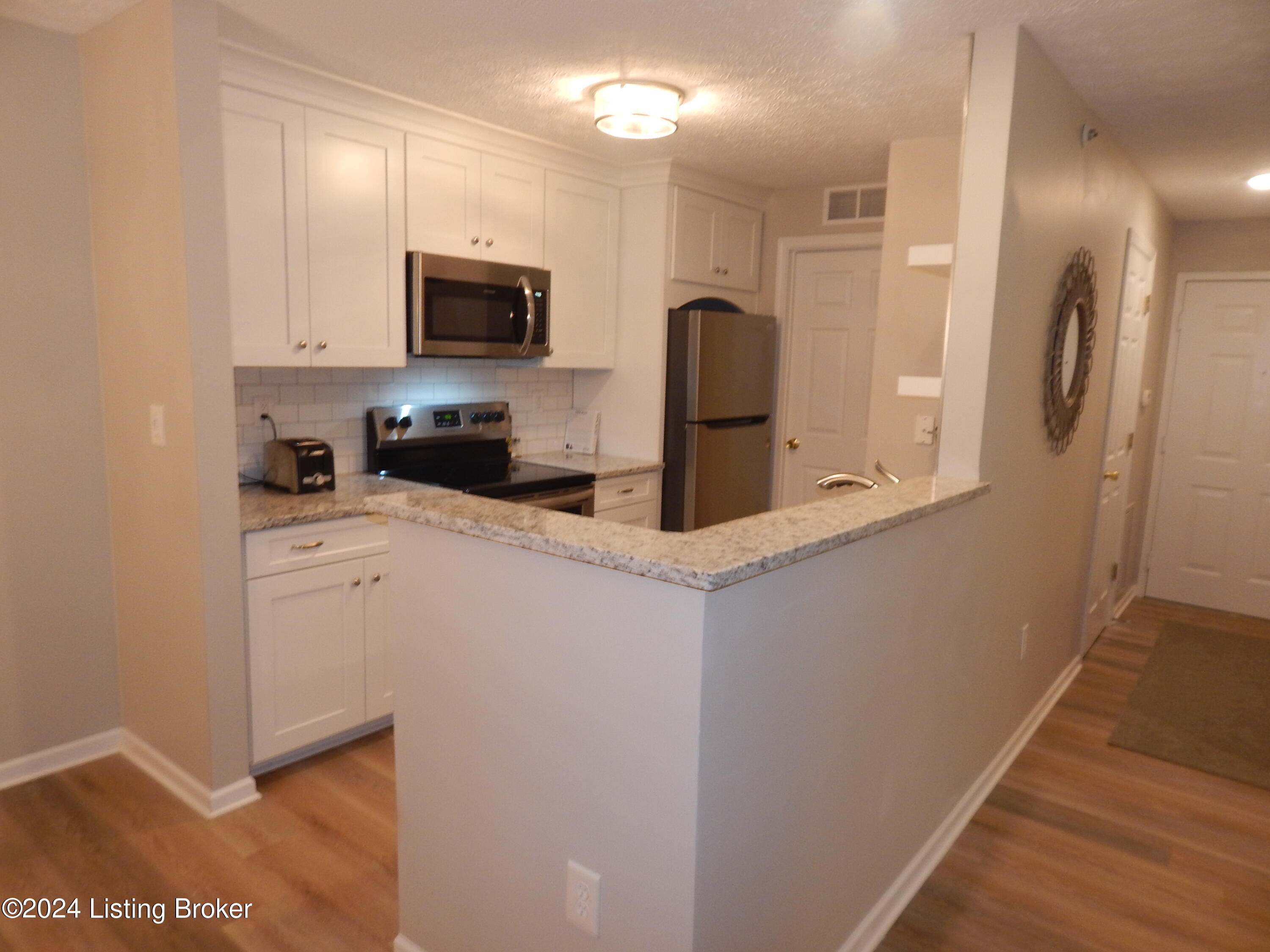 3909 Yardley Ct, 208