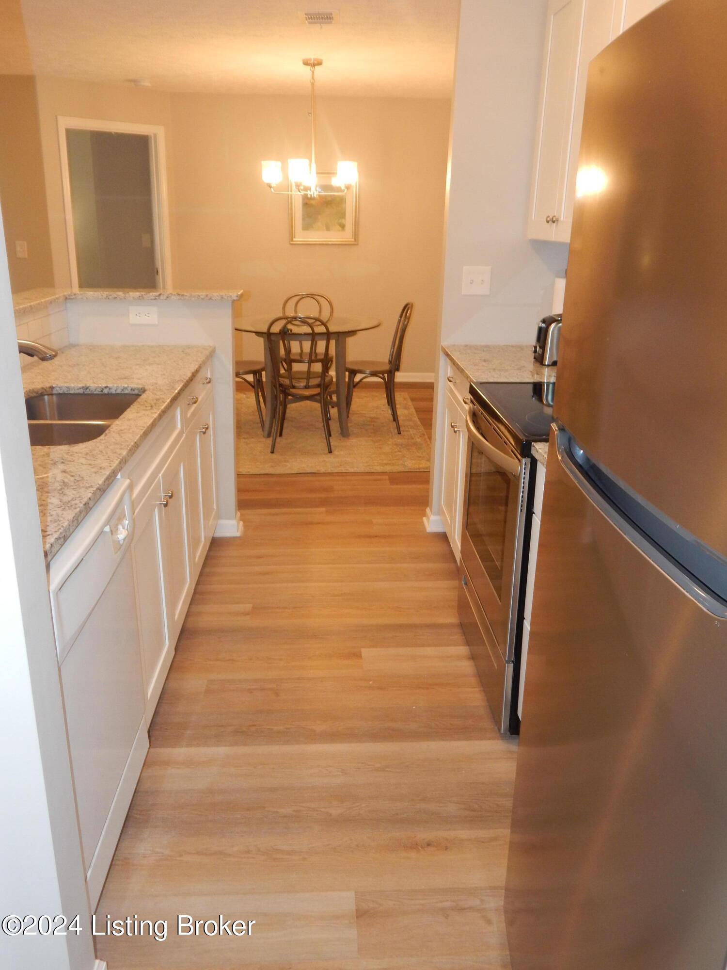 3909 Yardley Ct, 208