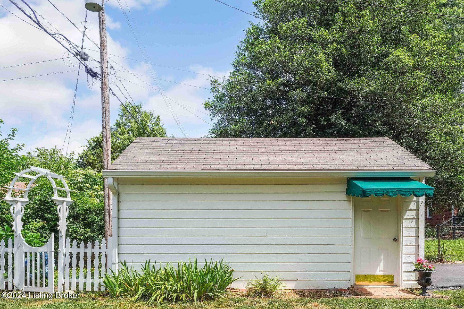 208 Marshall Dr