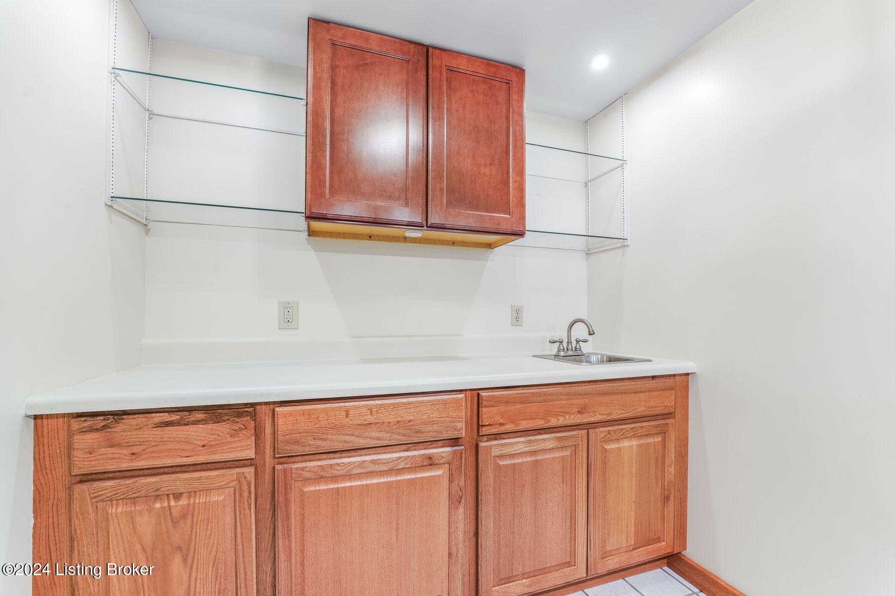 208 Marshall Dr