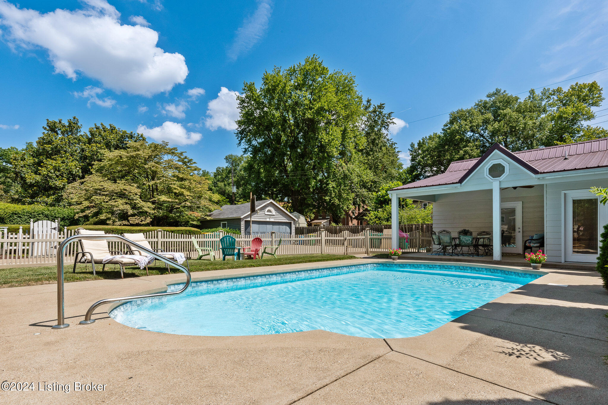 3311 Thrush Rd