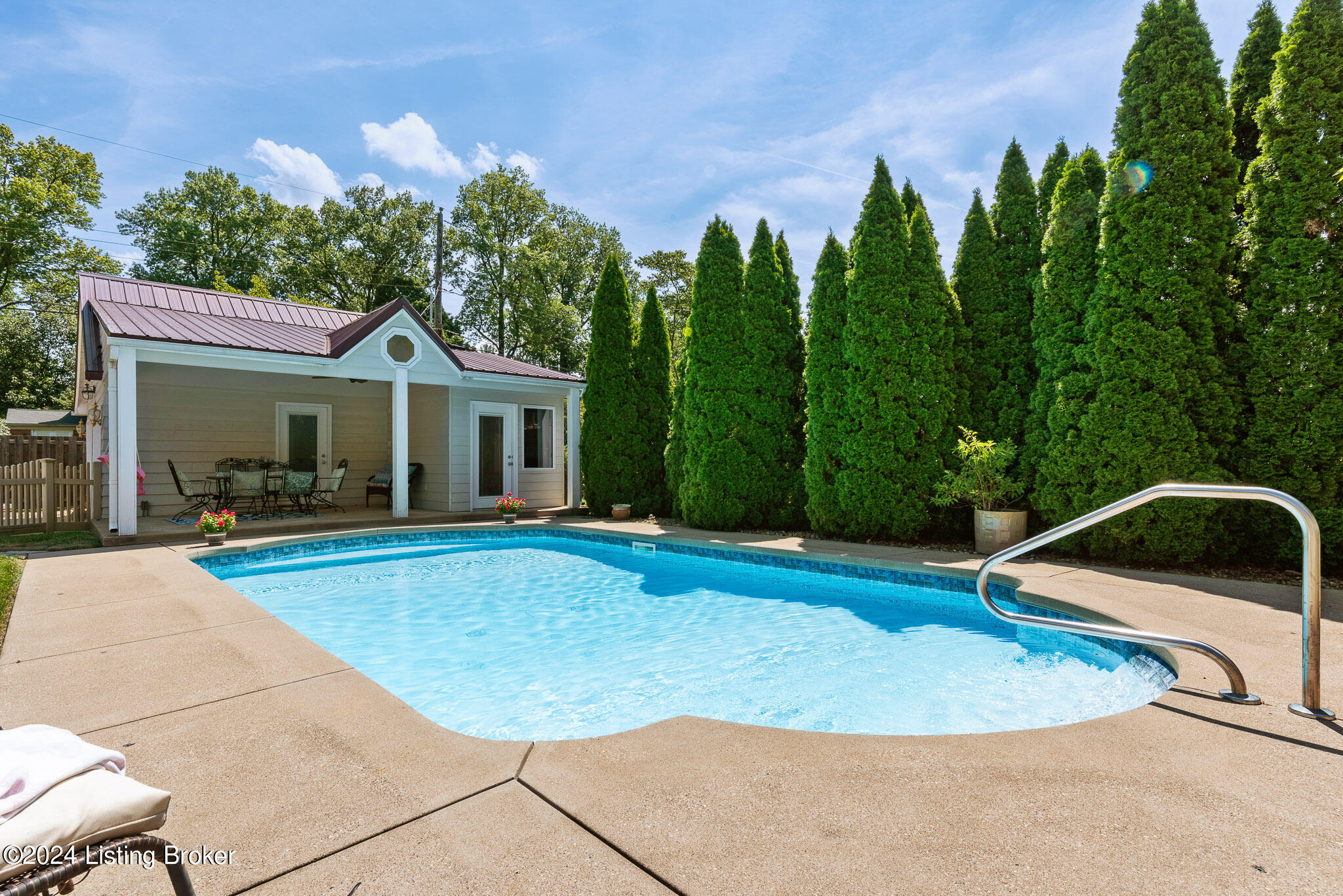 3311 Thrush Rd