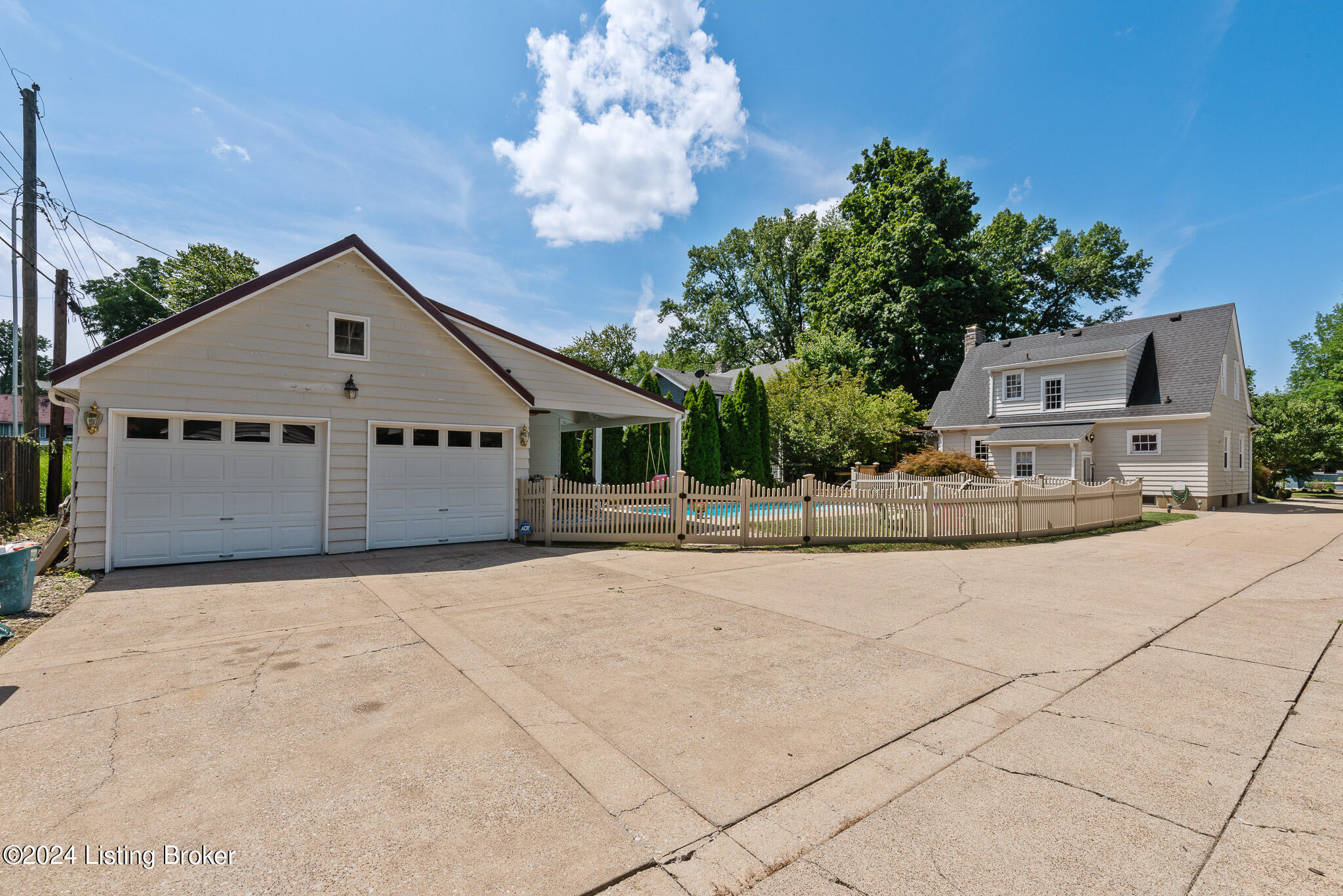 3311 Thrush Rd