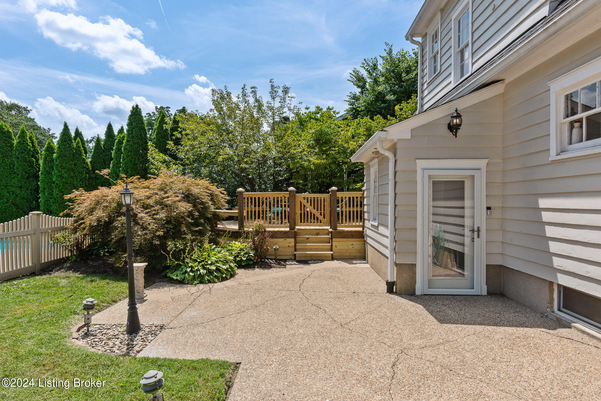 3311 Thrush Rd