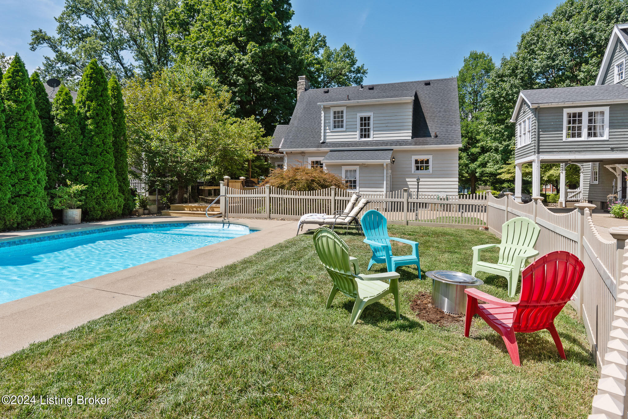 3311 Thrush Rd