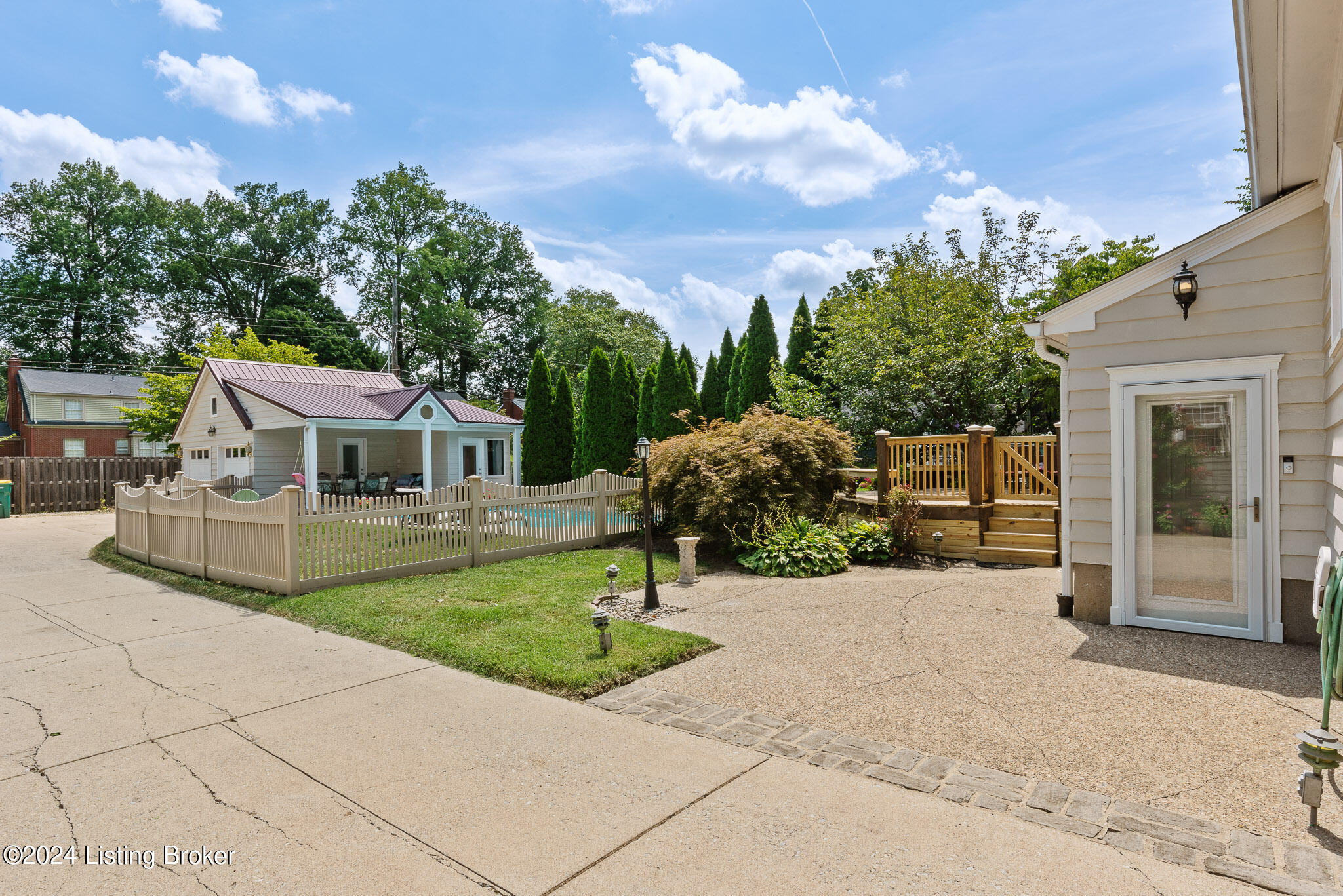 3311 Thrush Rd
