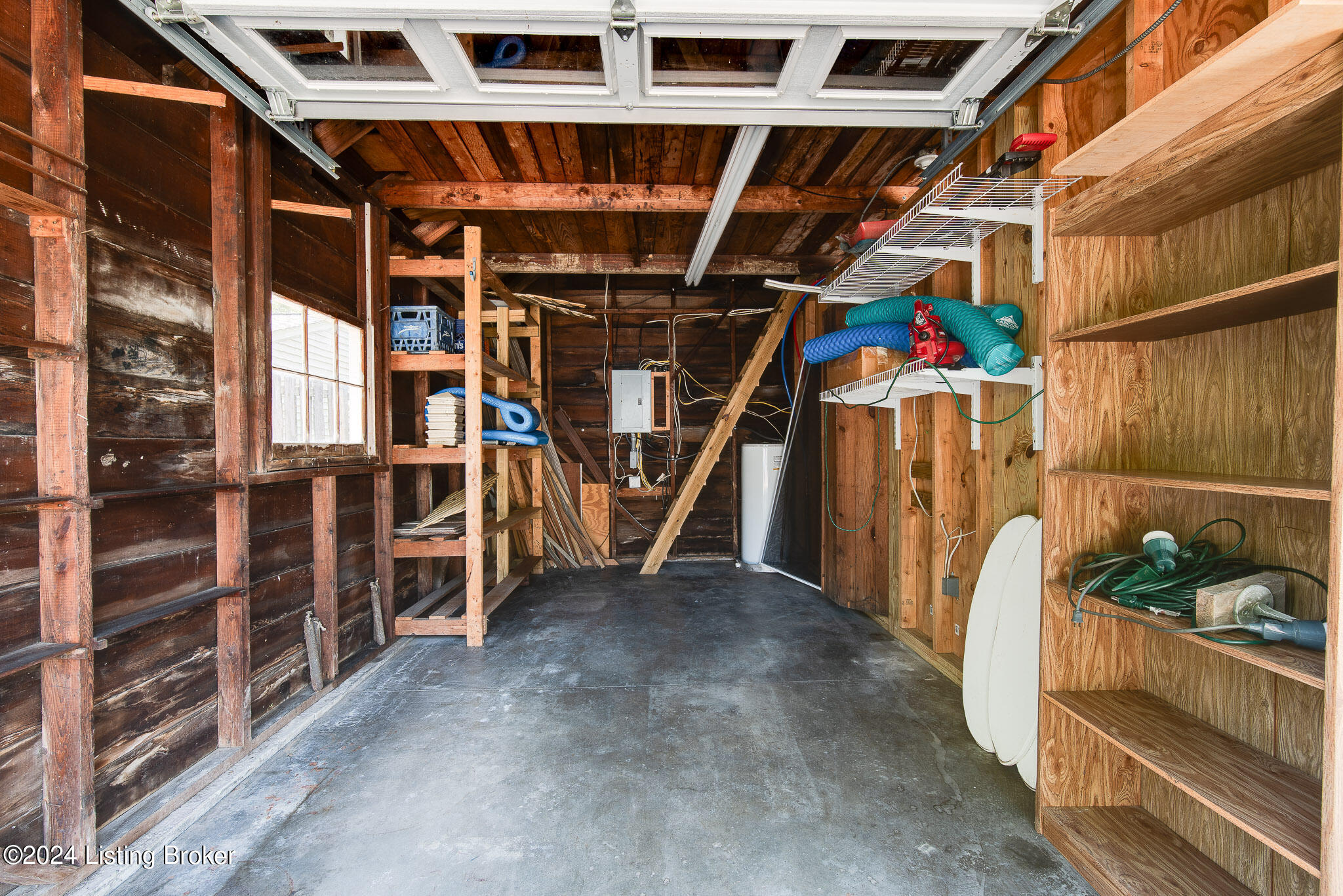 3311 Thrush Rd
