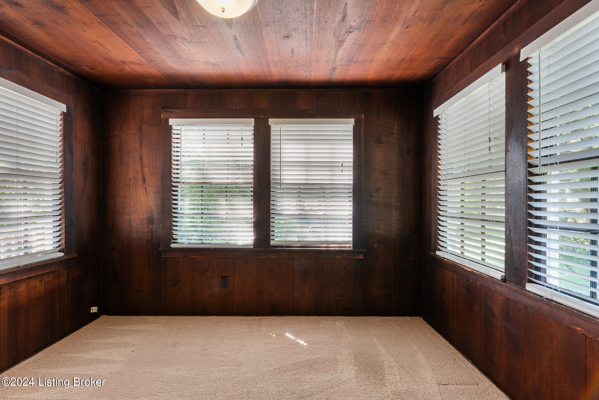 3311 Thrush Rd