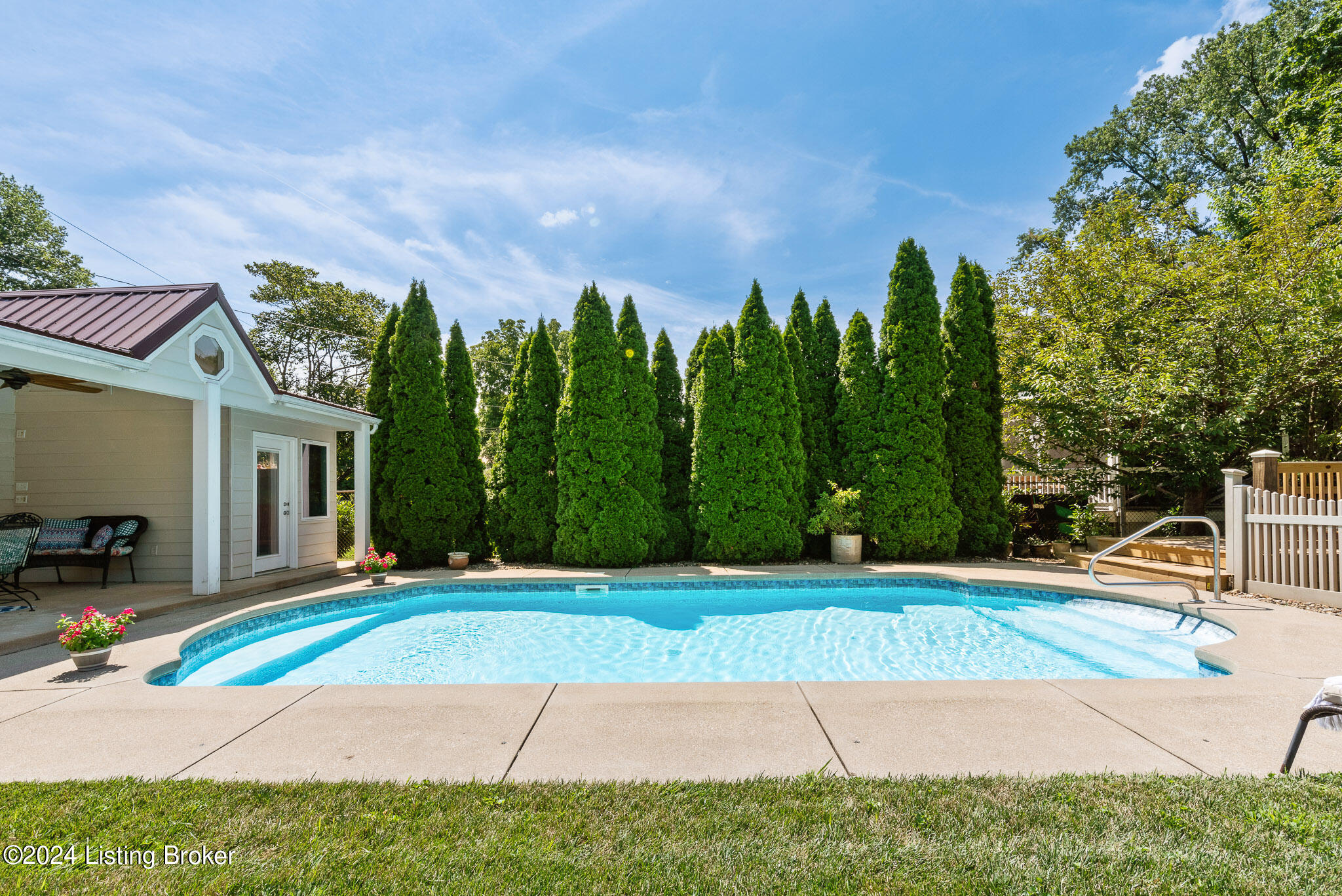 3311 Thrush Rd