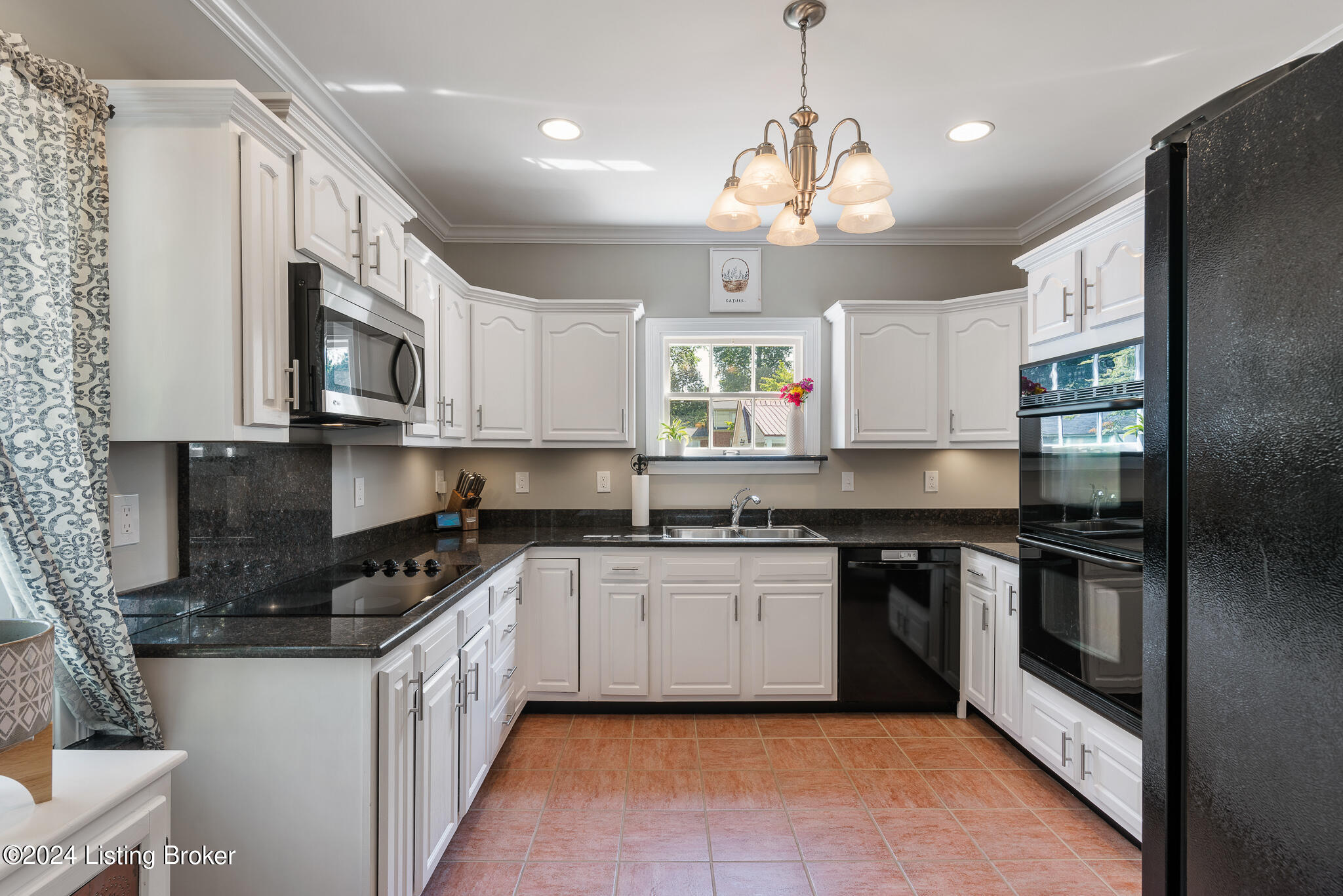 3311 Thrush Rd