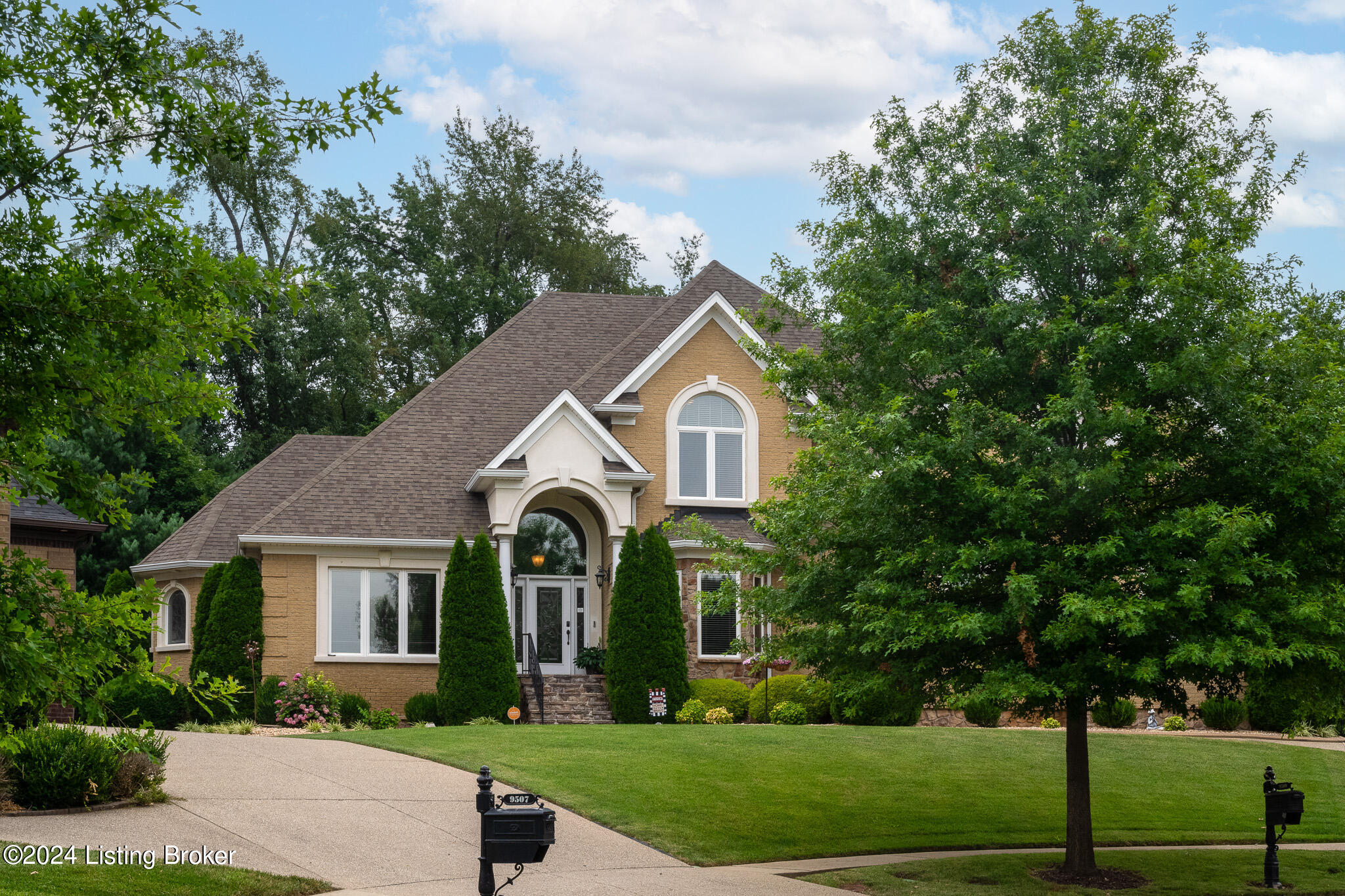 9509 Hayden Creek Ct