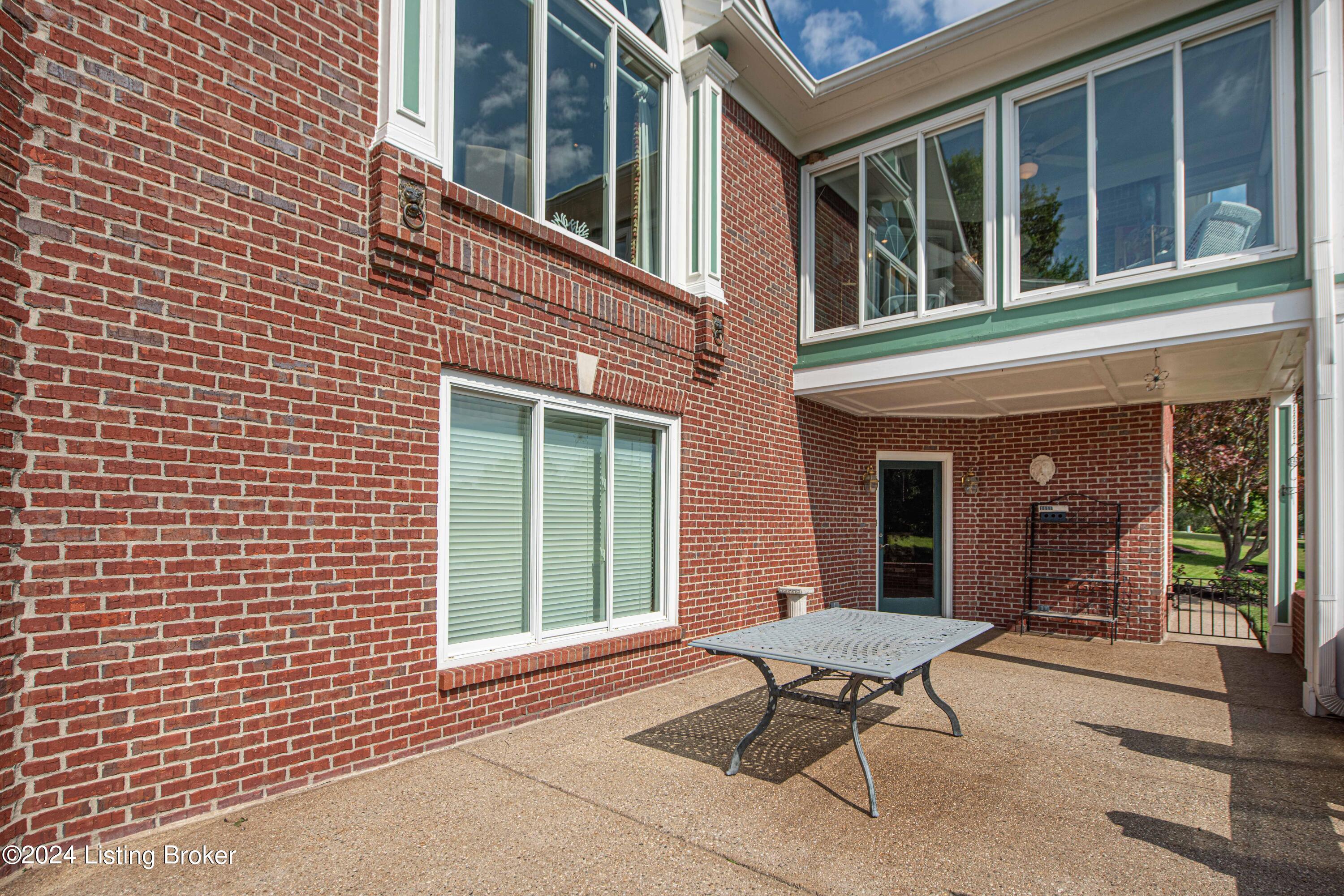933 Woodland Heights Dr