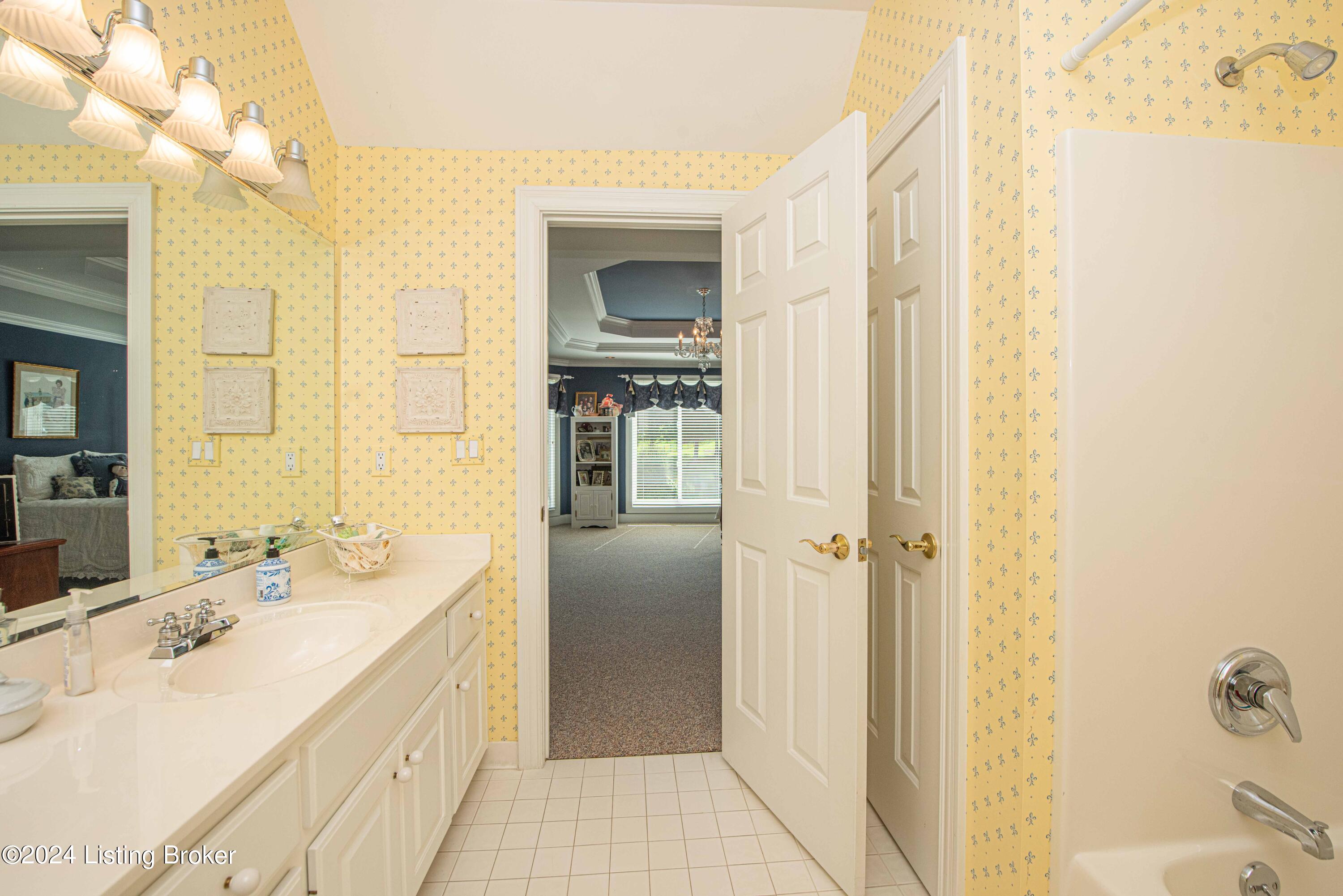933 Woodland Heights Dr