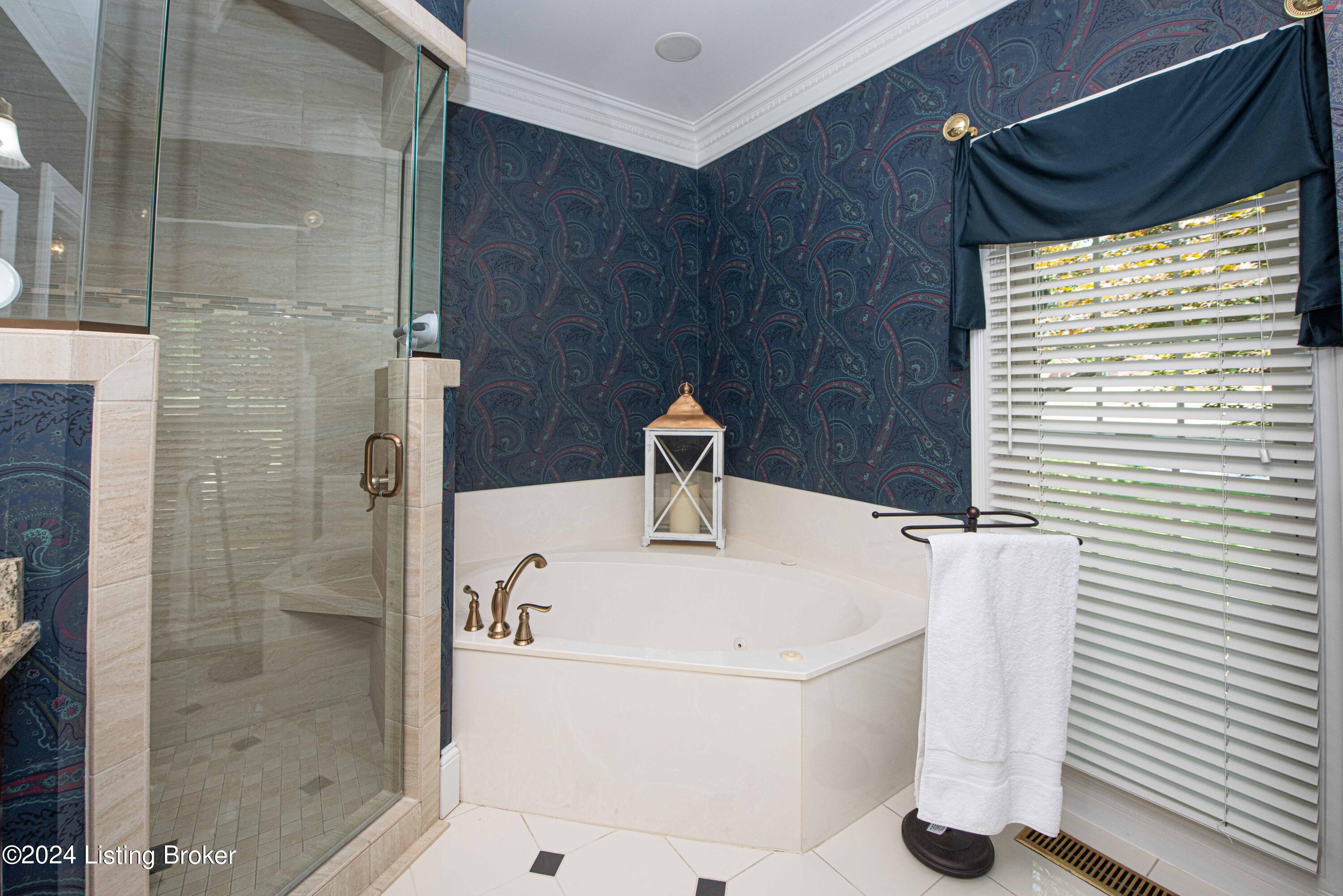 933 Woodland Heights Dr