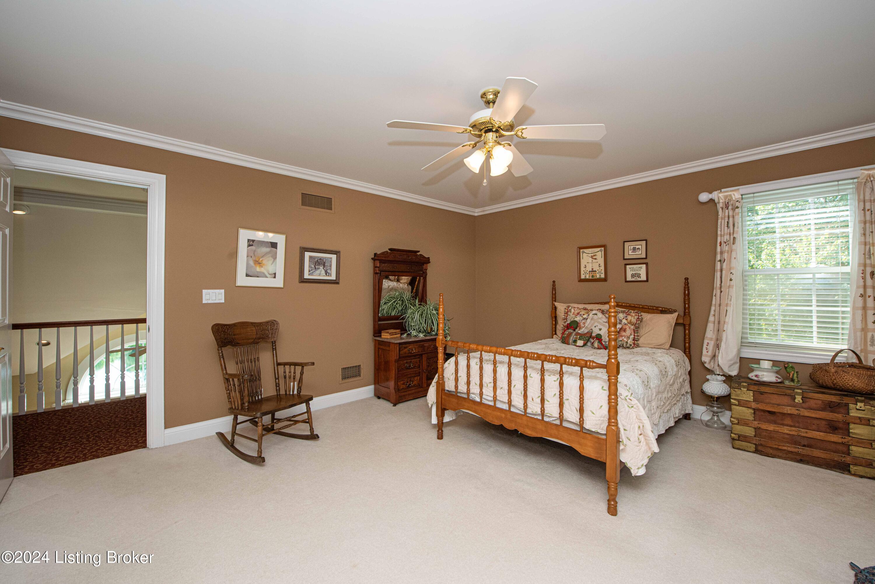933 Woodland Heights Dr