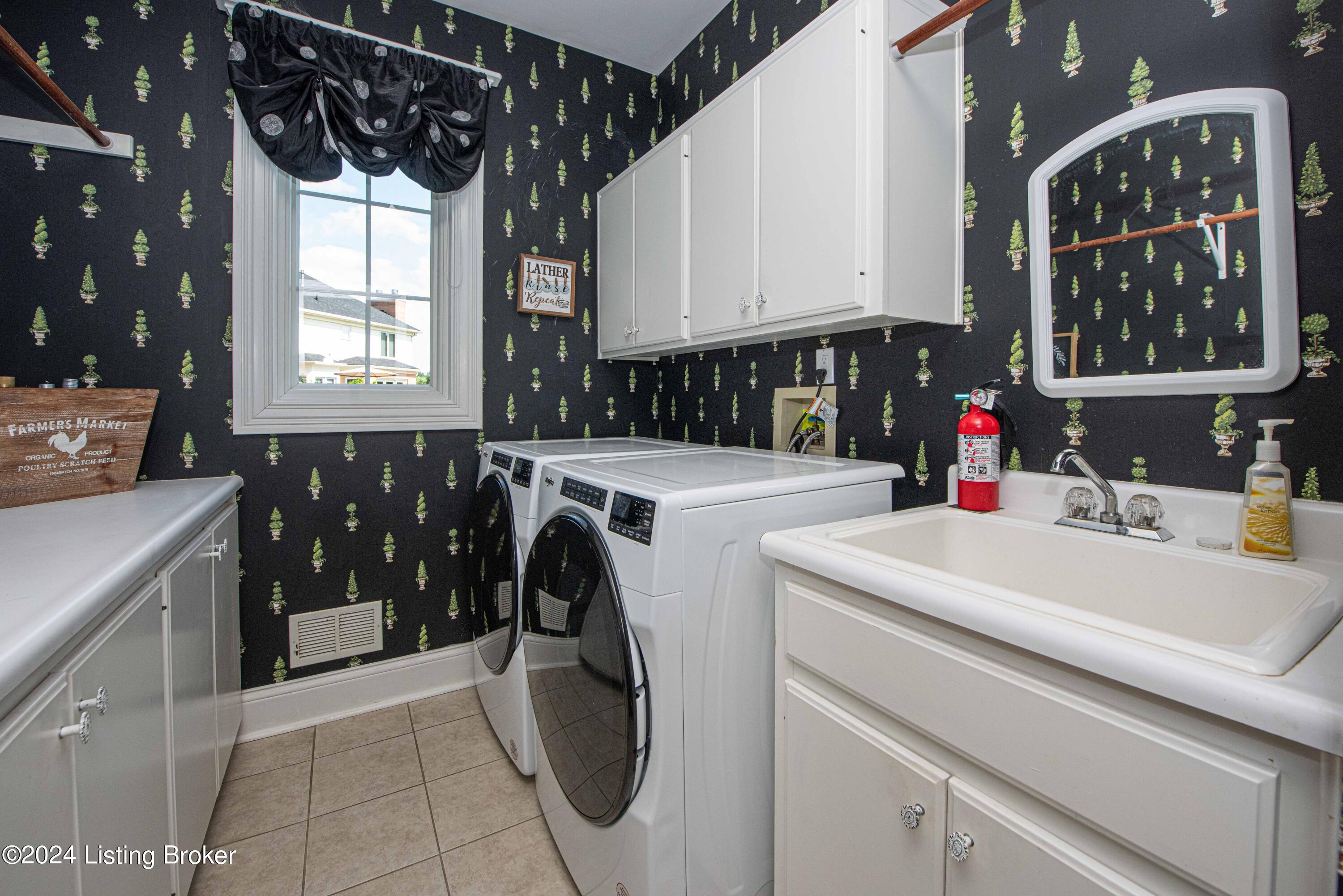 933 Woodland Heights Dr