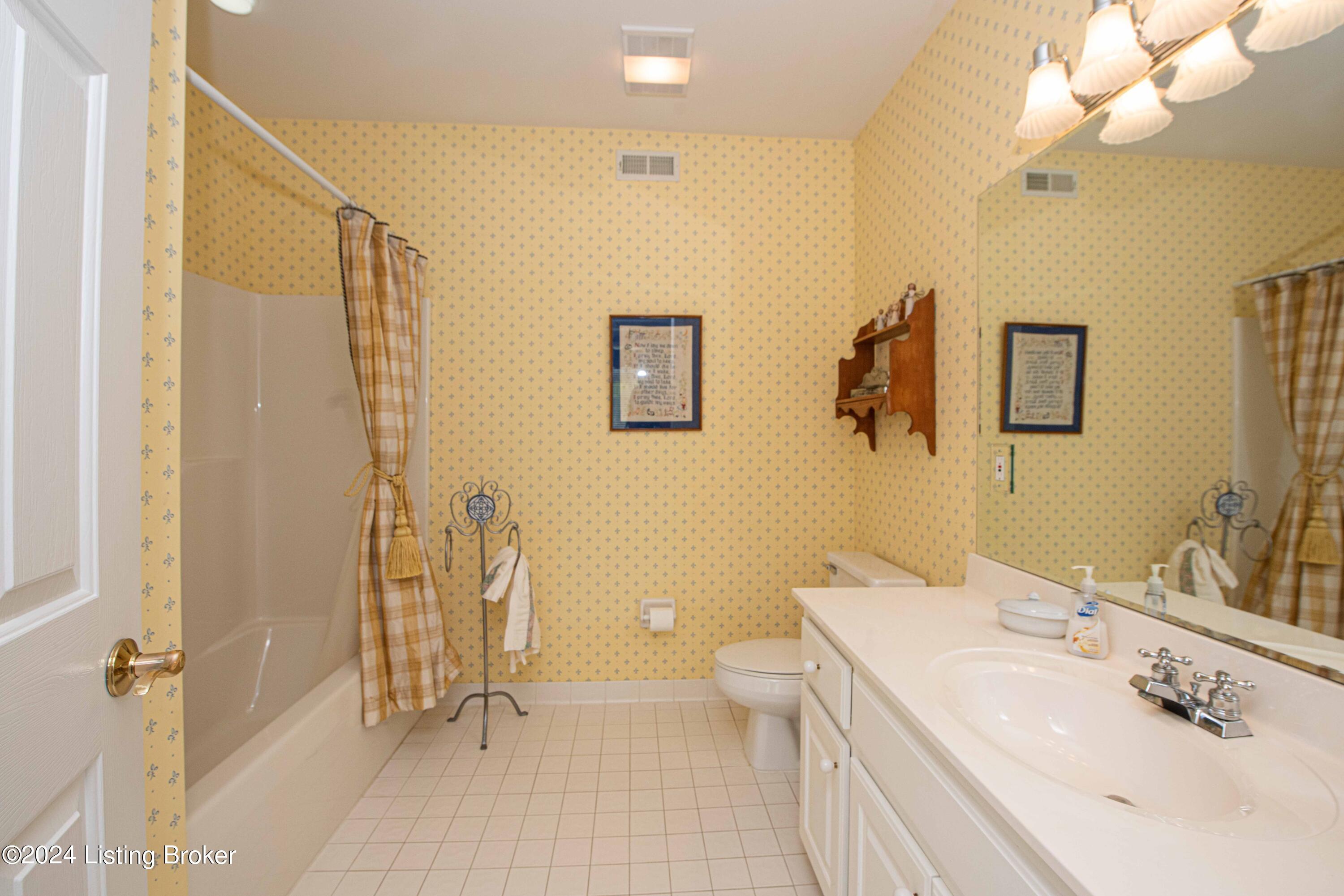 933 Woodland Heights Dr