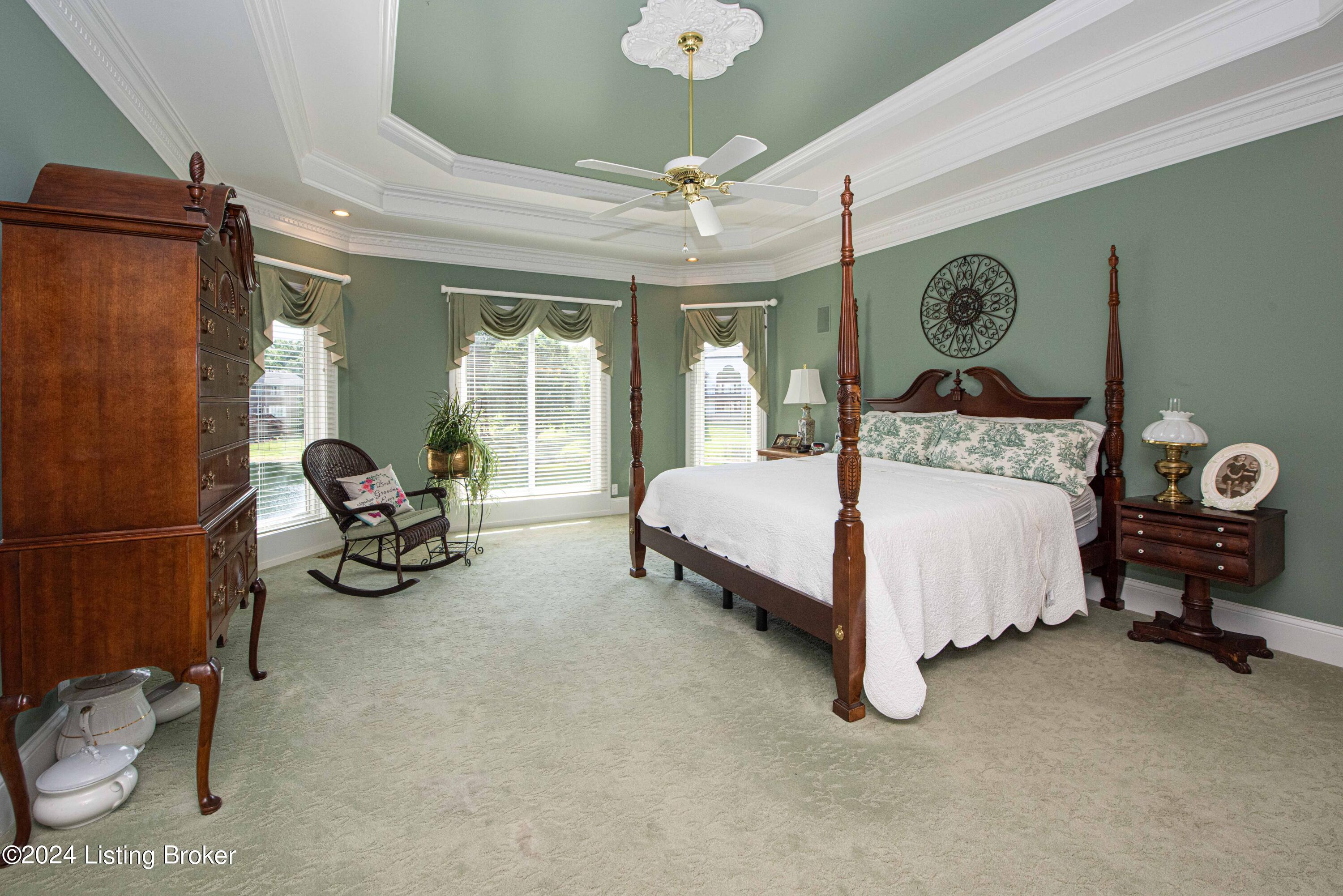 933 Woodland Heights Dr