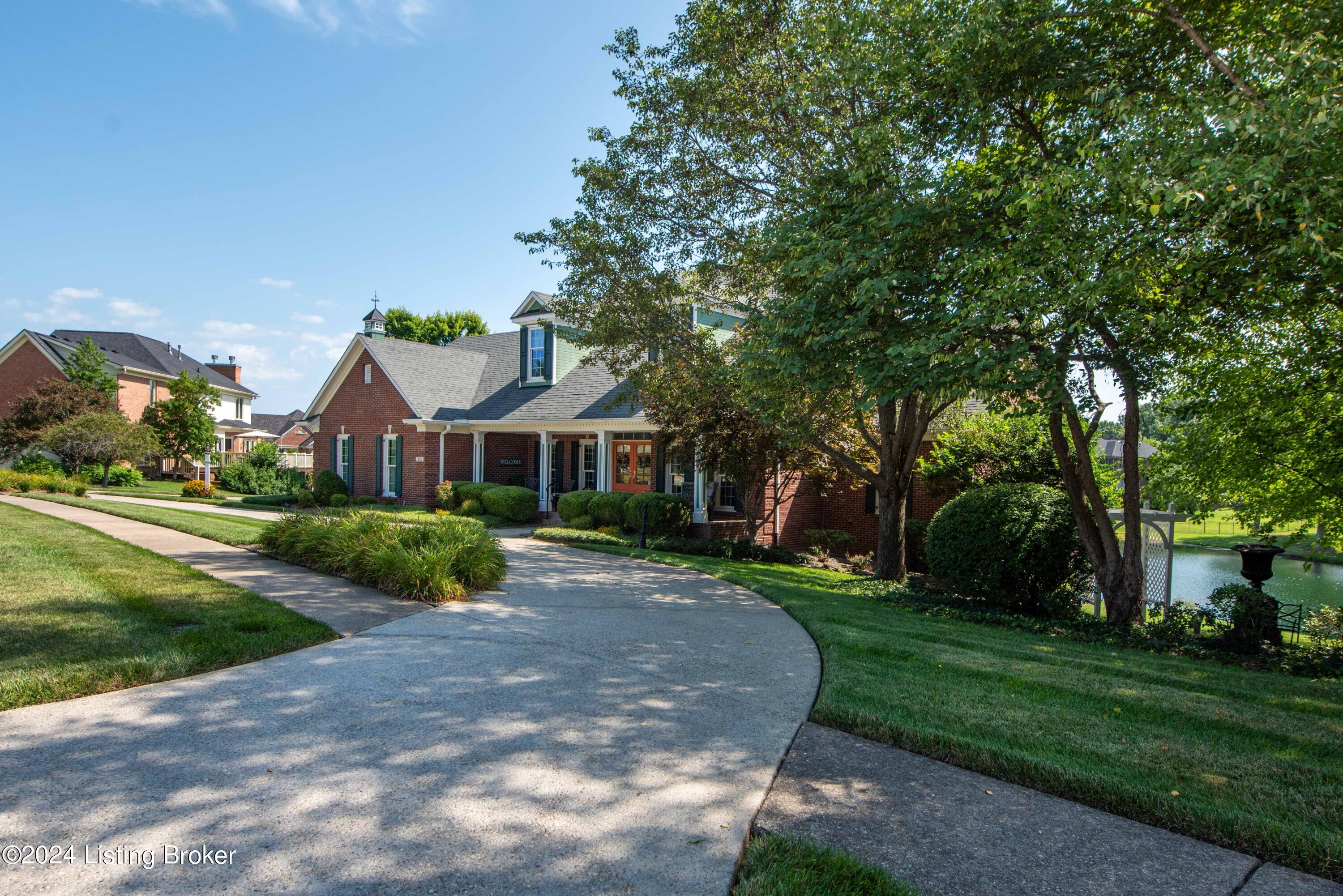 933 Woodland Heights Dr