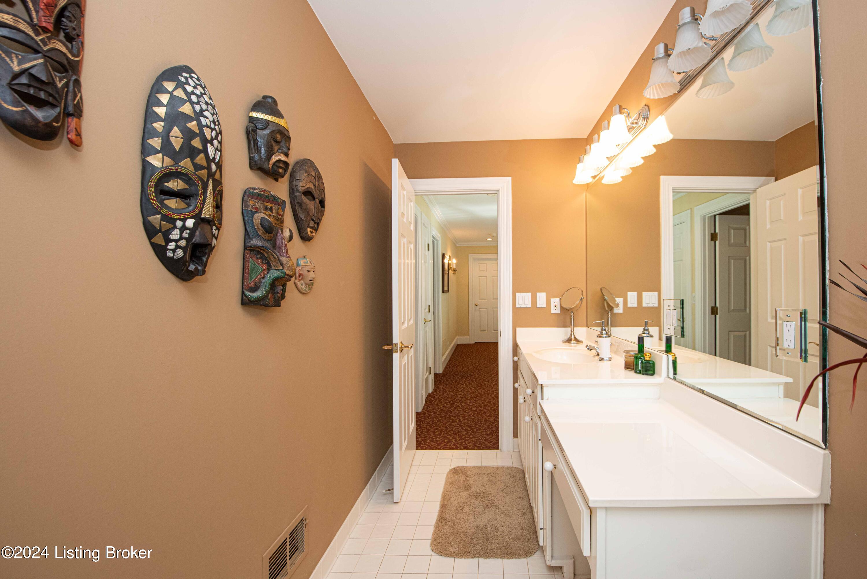 933 Woodland Heights Dr