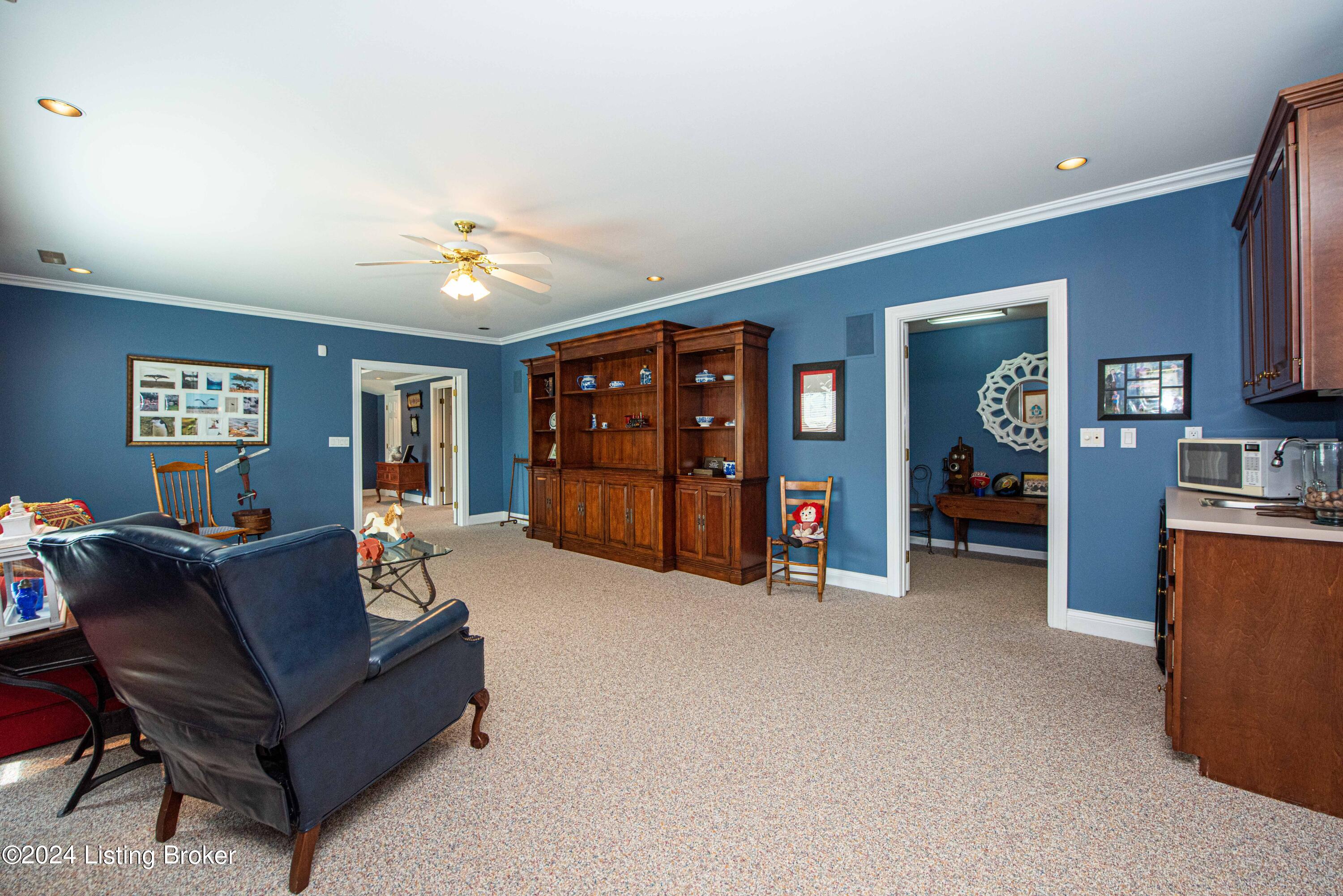 933 Woodland Heights Dr