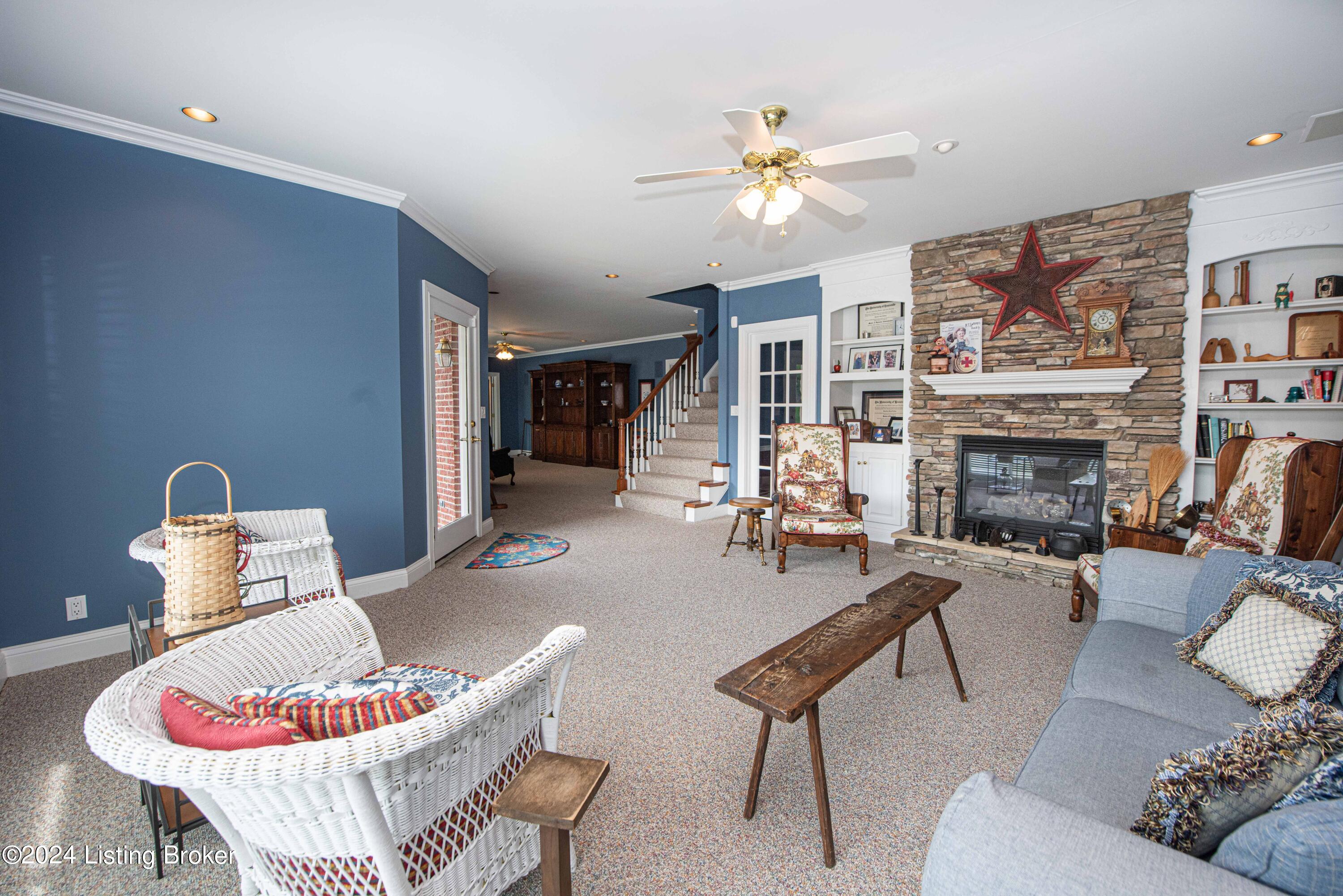 933 Woodland Heights Dr