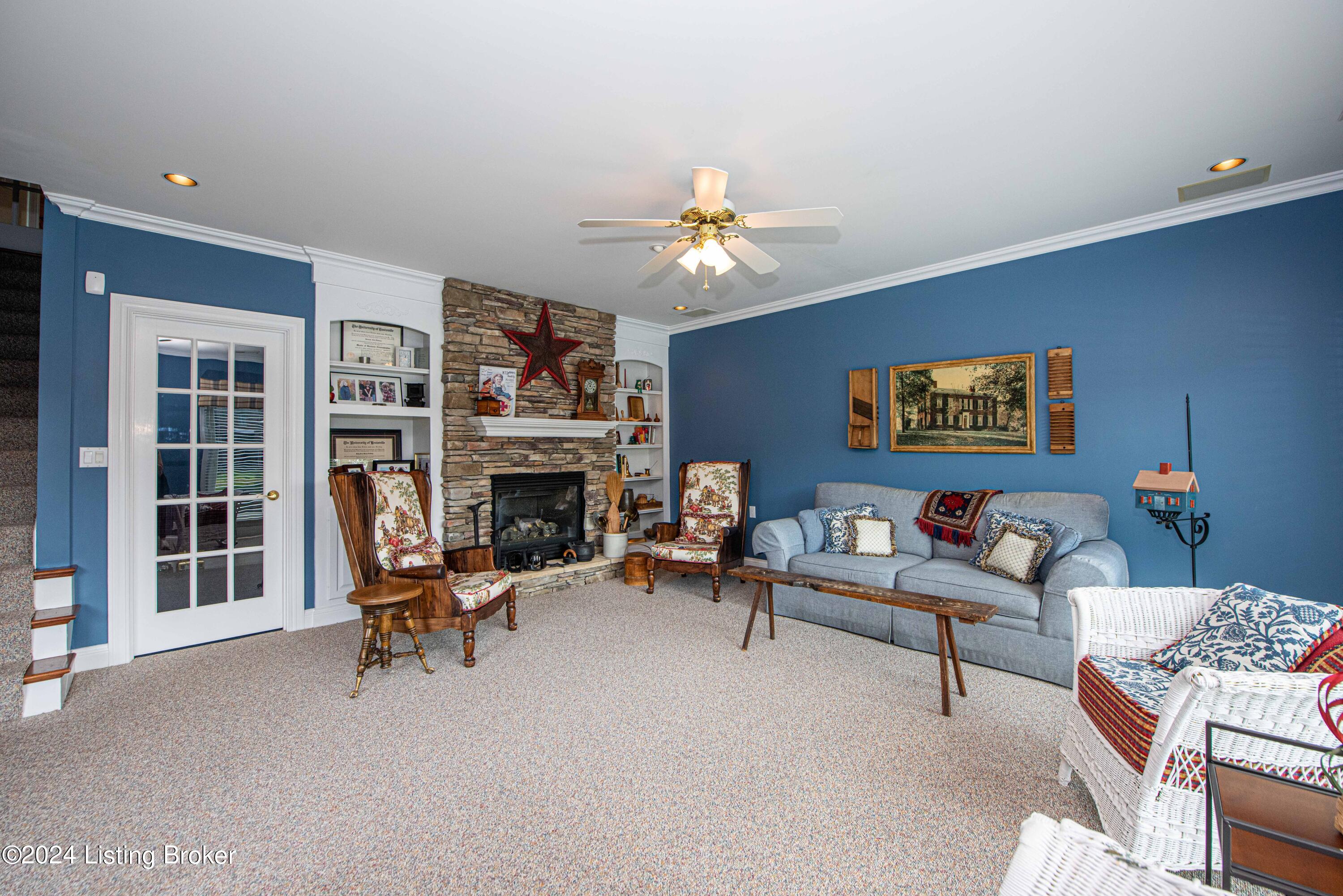 933 Woodland Heights Dr