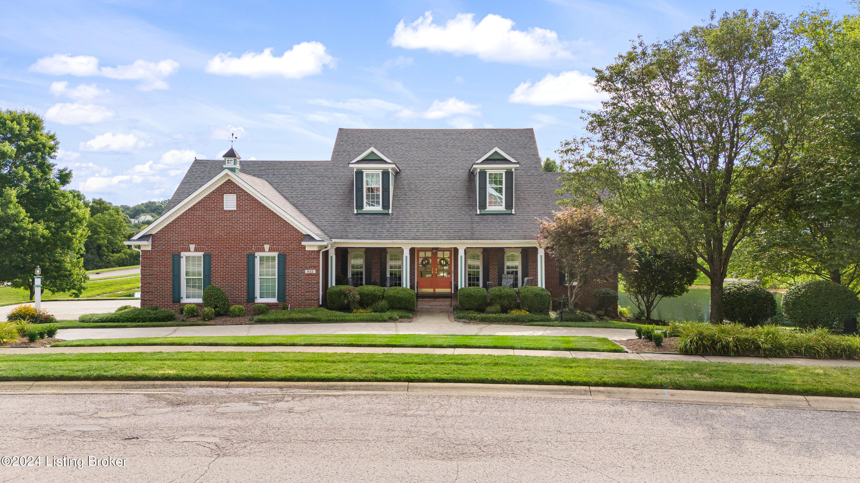 933 Woodland Heights Dr