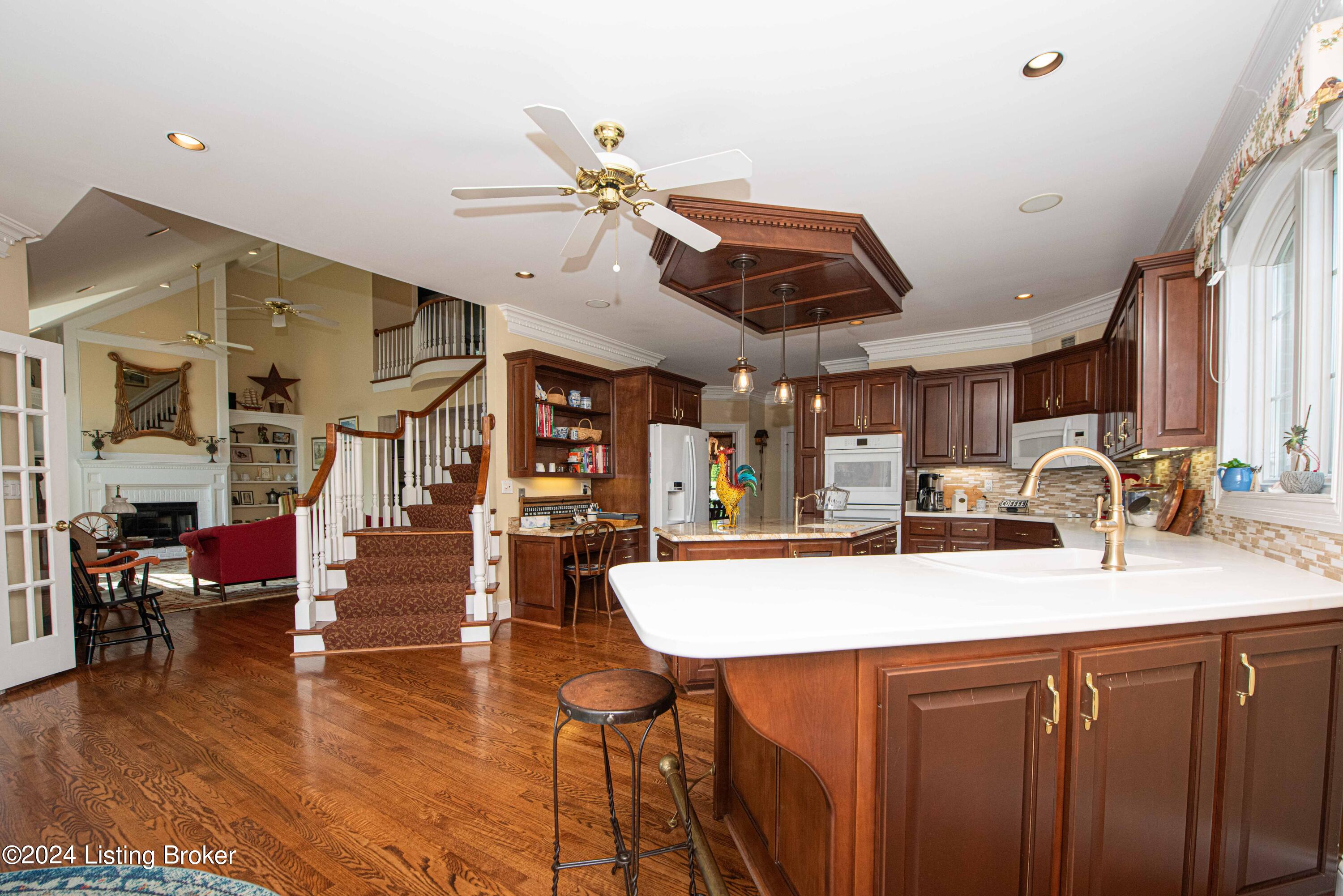 933 Woodland Heights Dr