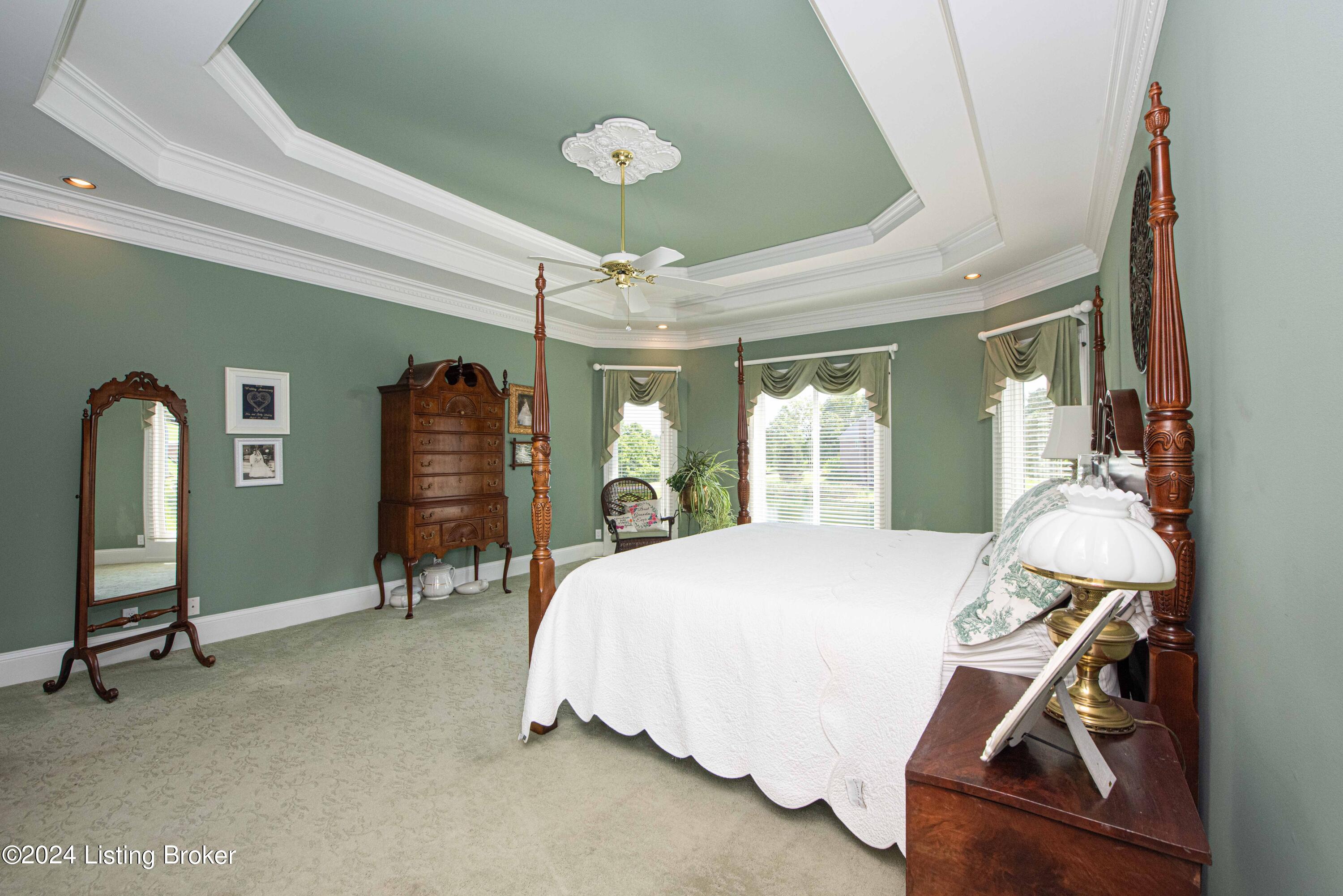 933 Woodland Heights Dr