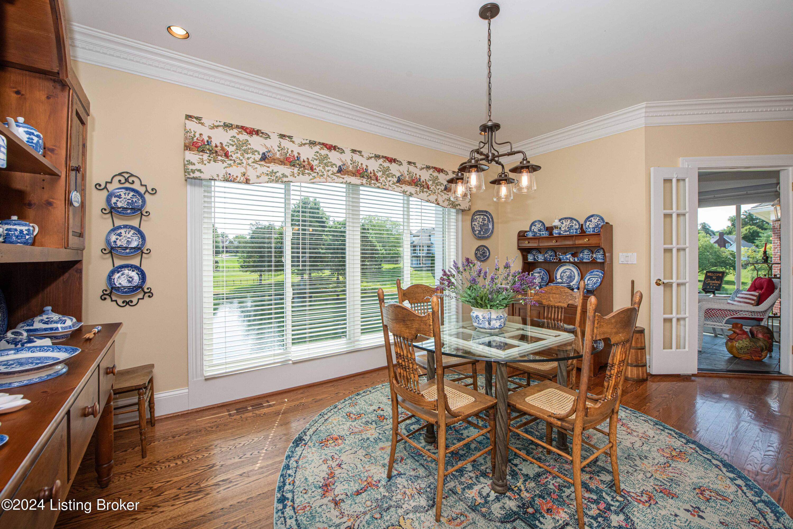 933 Woodland Heights Dr