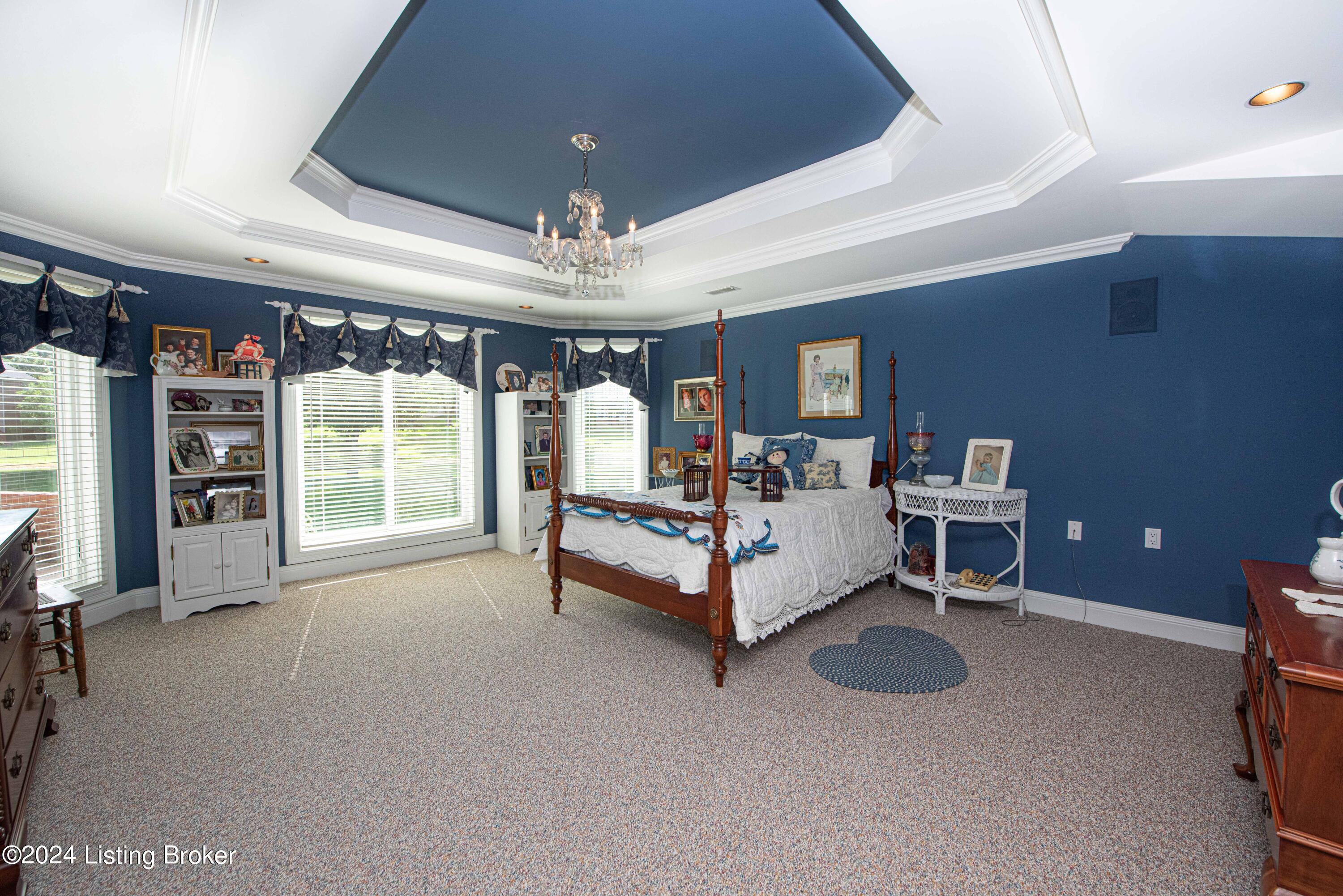 933 Woodland Heights Dr