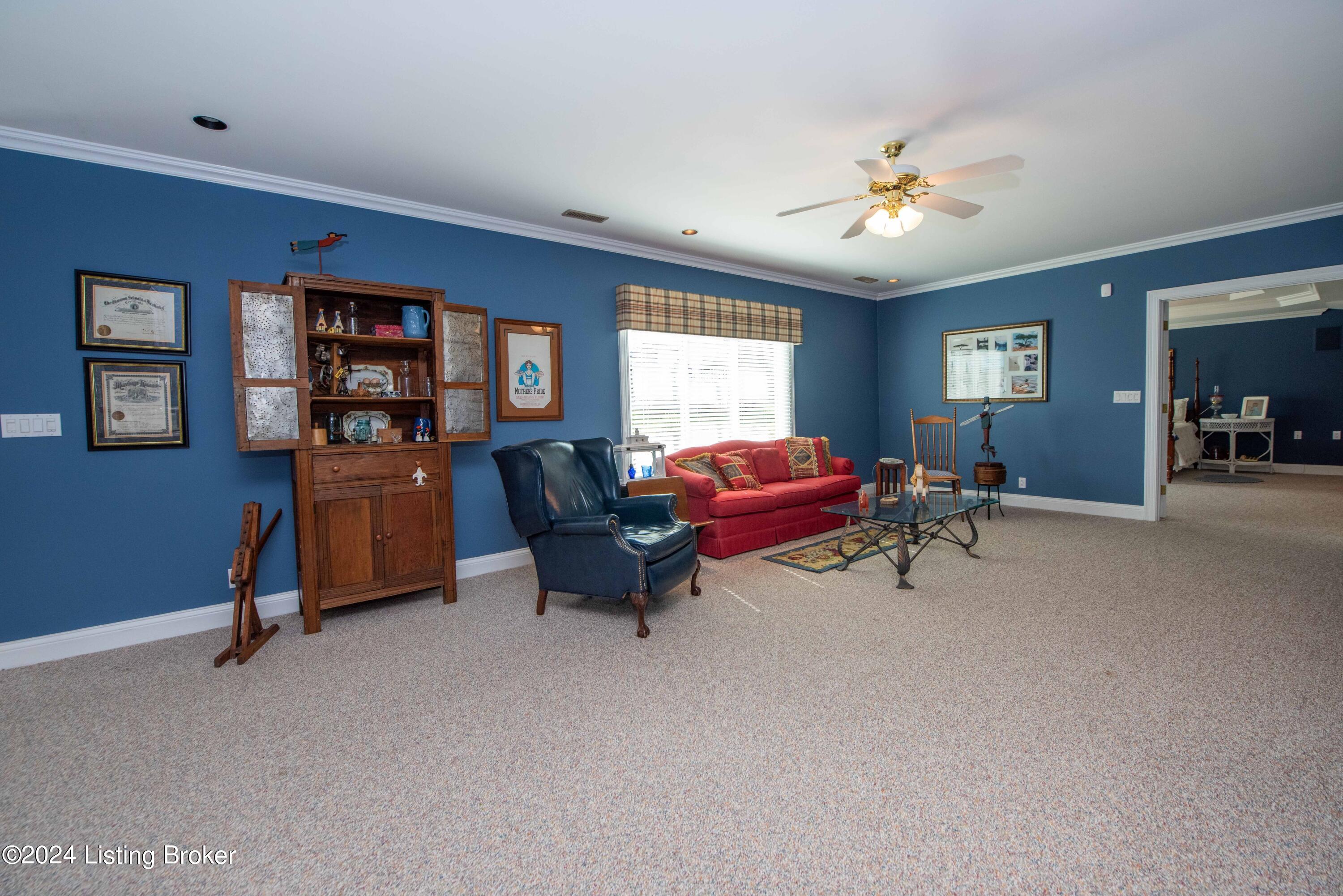 933 Woodland Heights Dr